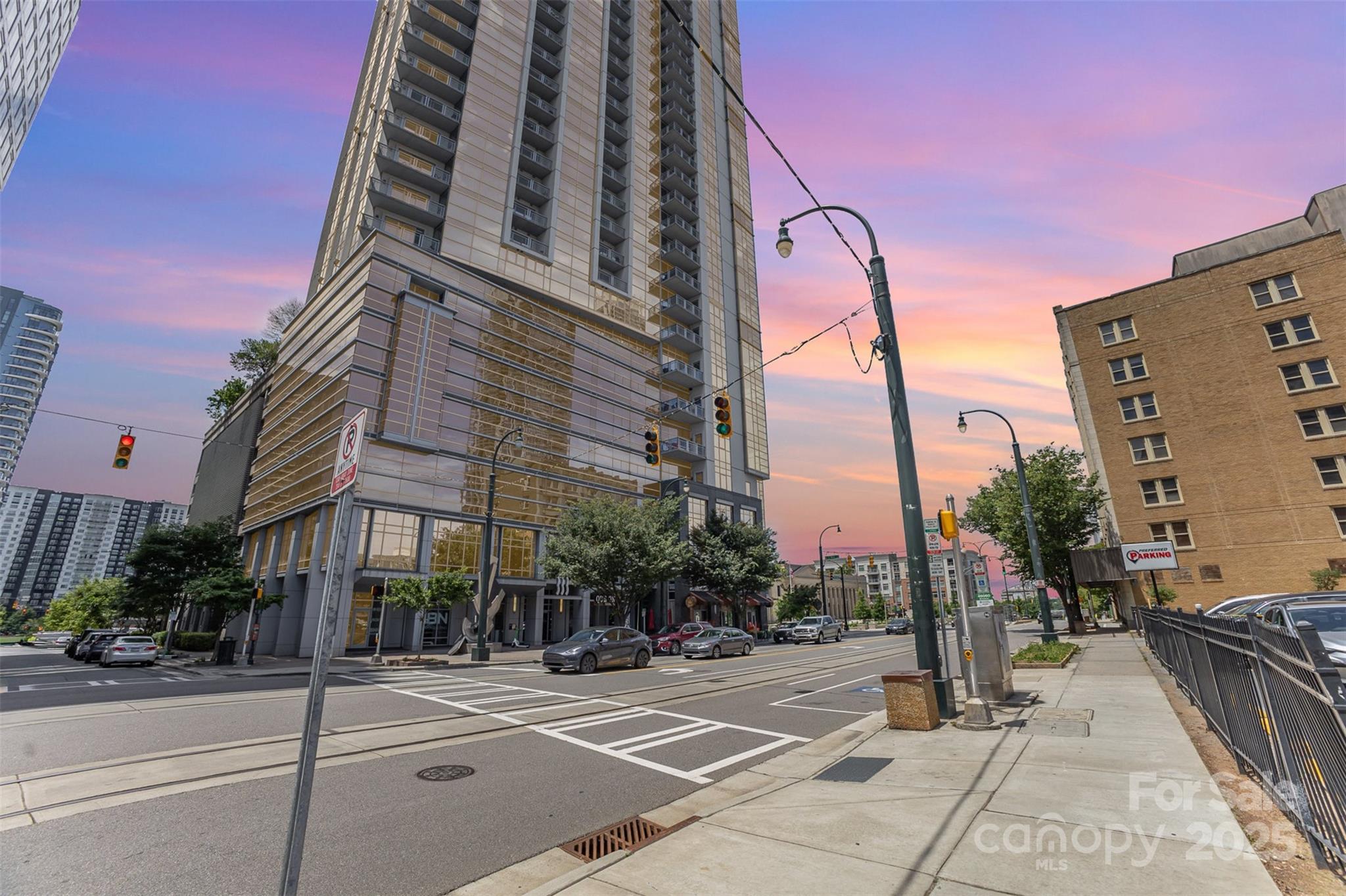 333 W Trade Street 1500 Property Photo 21