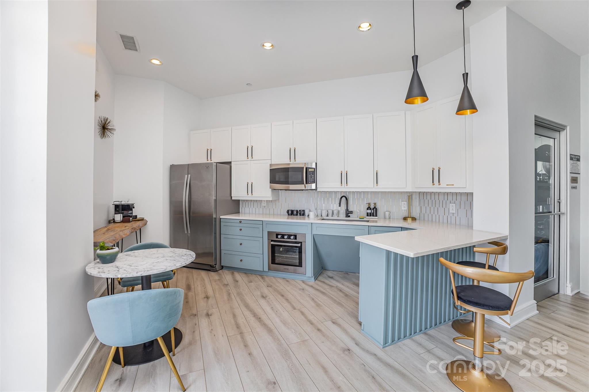 333 W Trade Street 1500 Property Photo 24