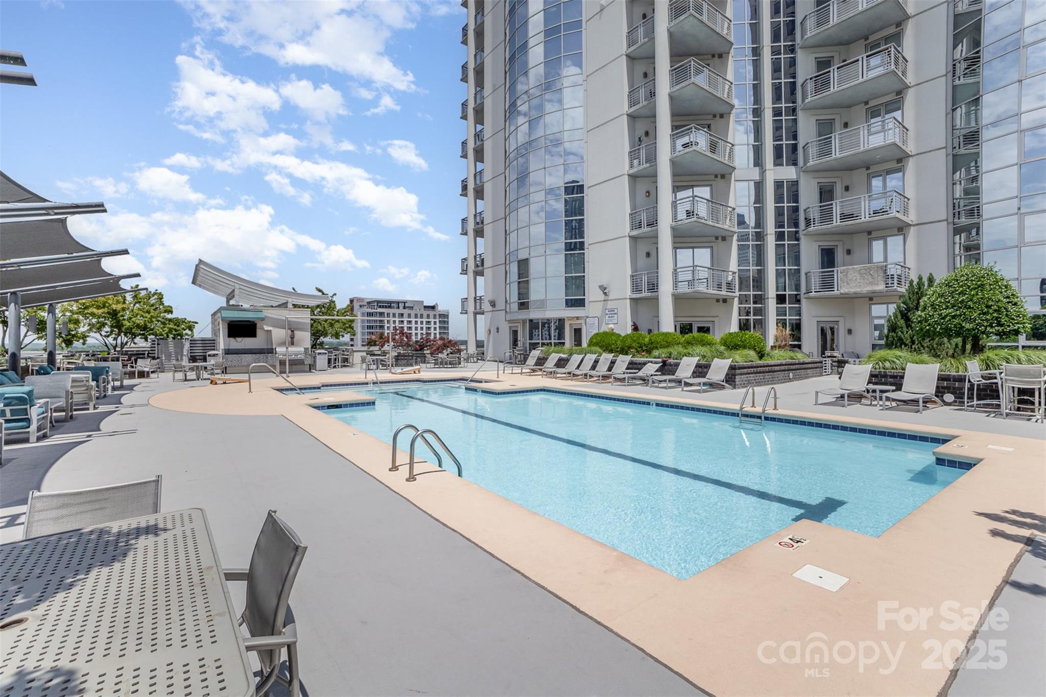 333 W Trade Street 1500 Property Photo 30