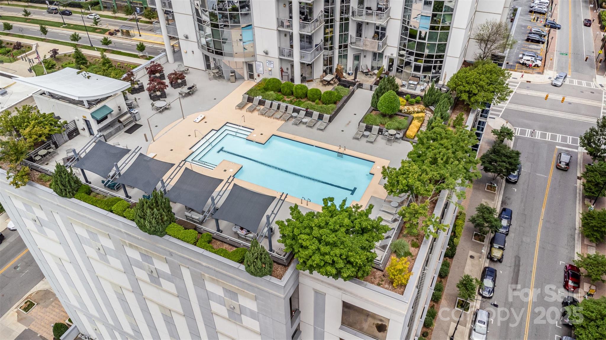 333 W Trade Street 1500 Property Photo 31