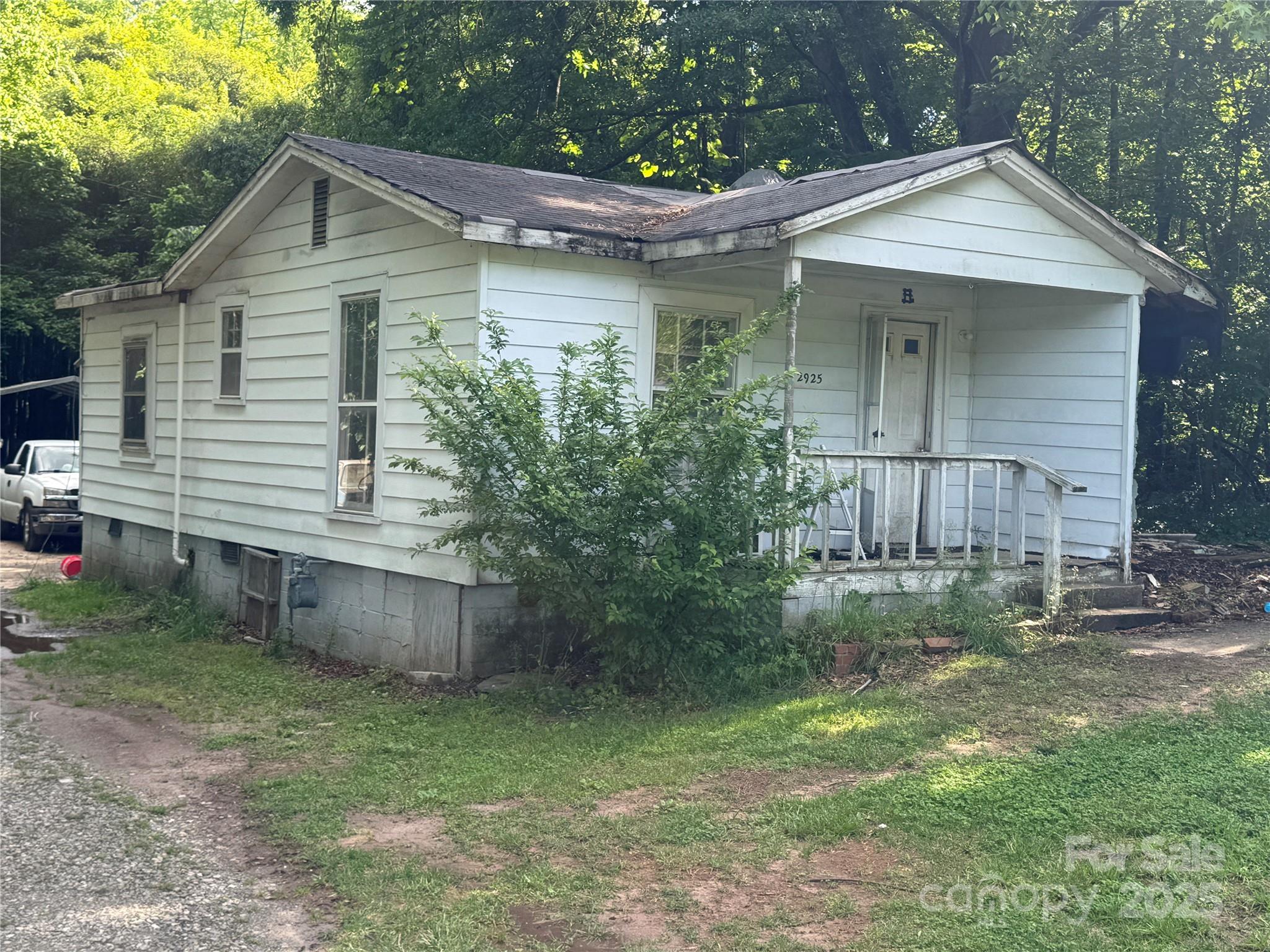 2925 Titman Road Property Photo