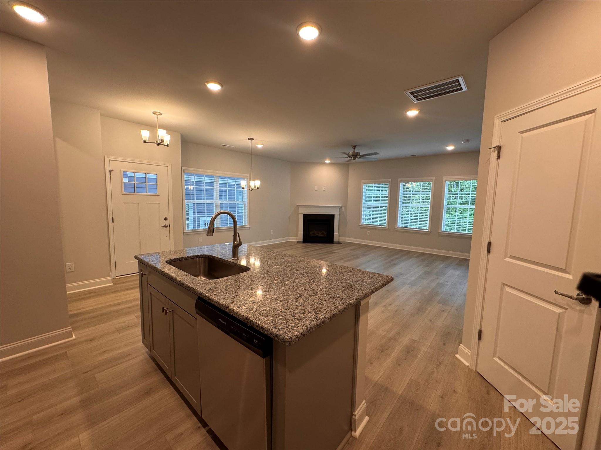 4029 Port Richmond Avenue 6 Property Photo 6