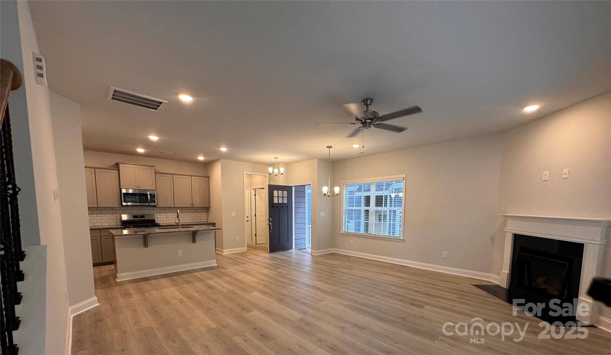 4029 Port Richmond Avenue 6 Property Photo 8