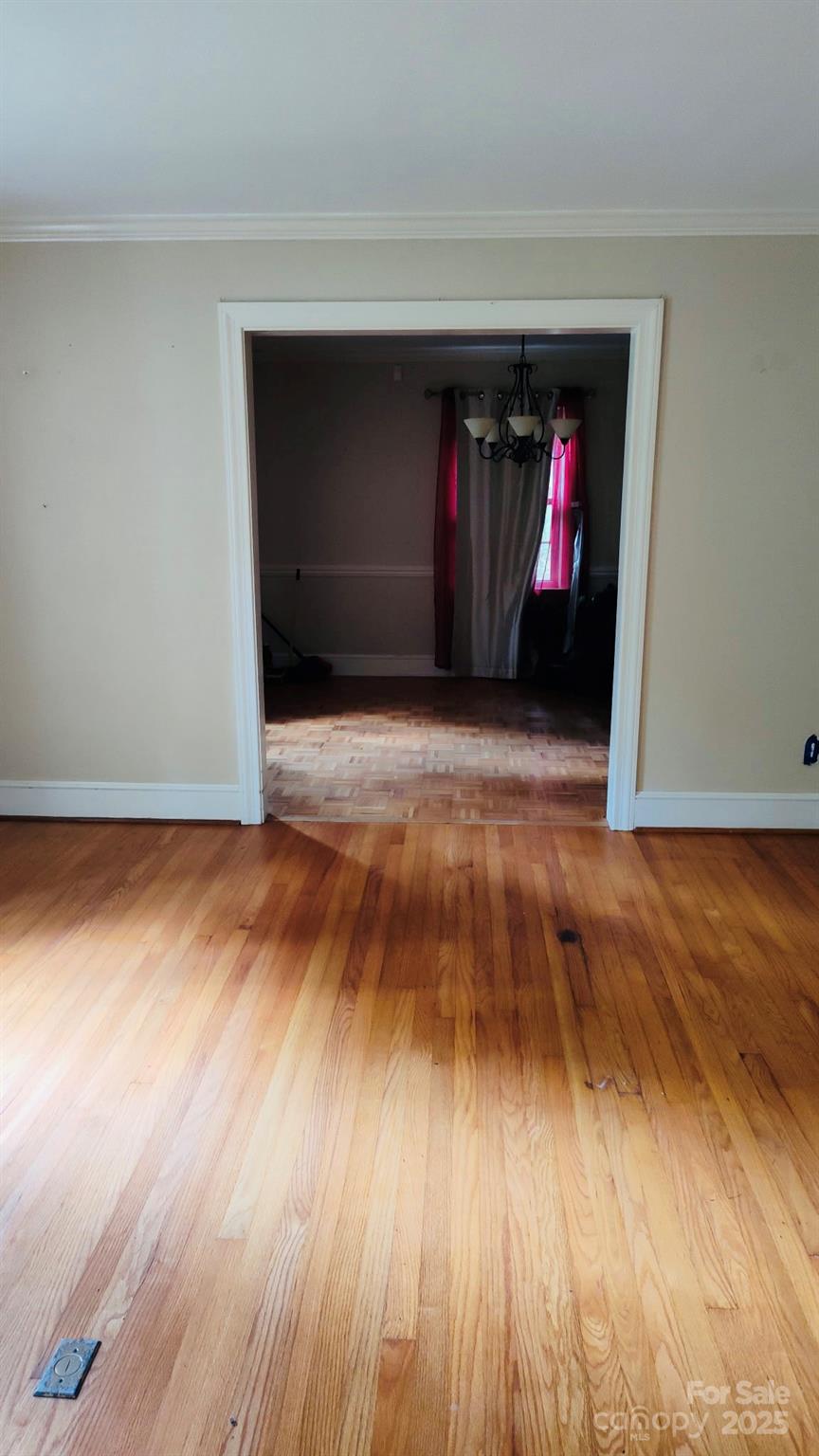 910 Parham Street Property Photo 2