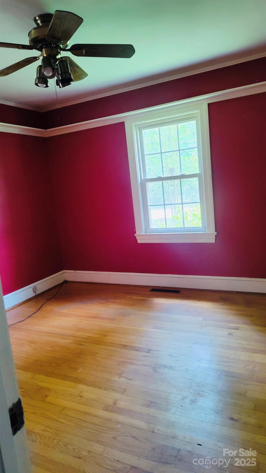 910 Parham Street Property Photo 9