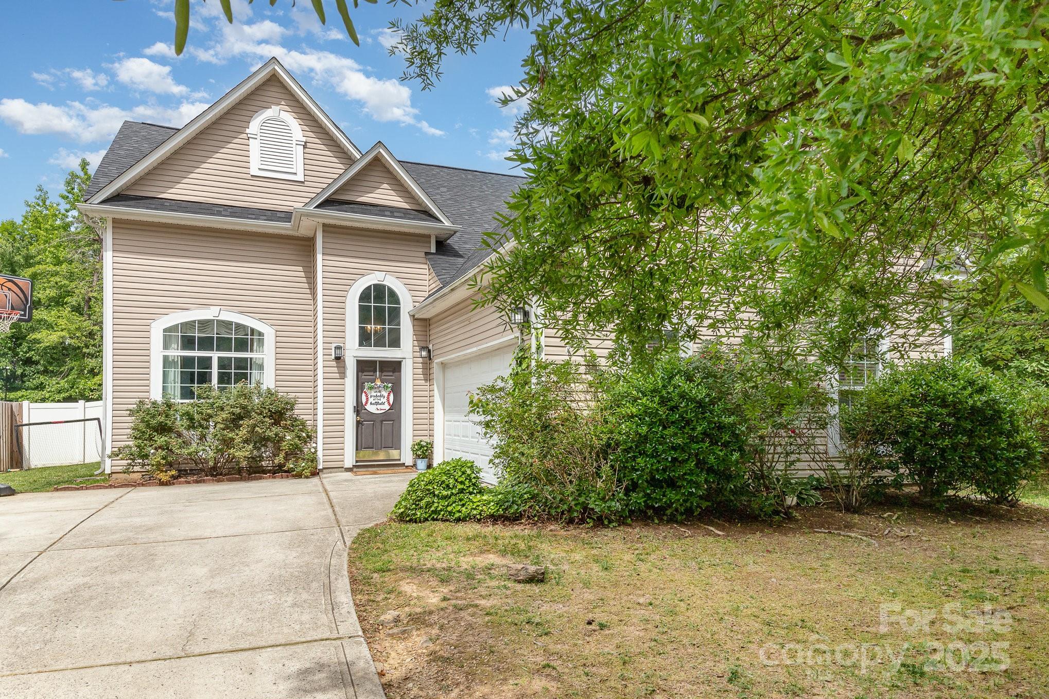 8927 Comstock Court Property Photo