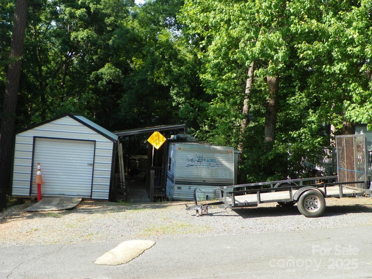 124 Oak Street Property Photo