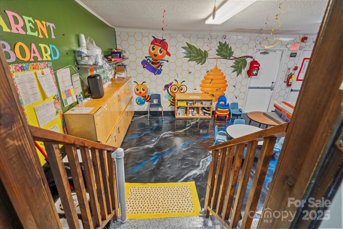 1718 Beltline Boulevard Property Photo 7