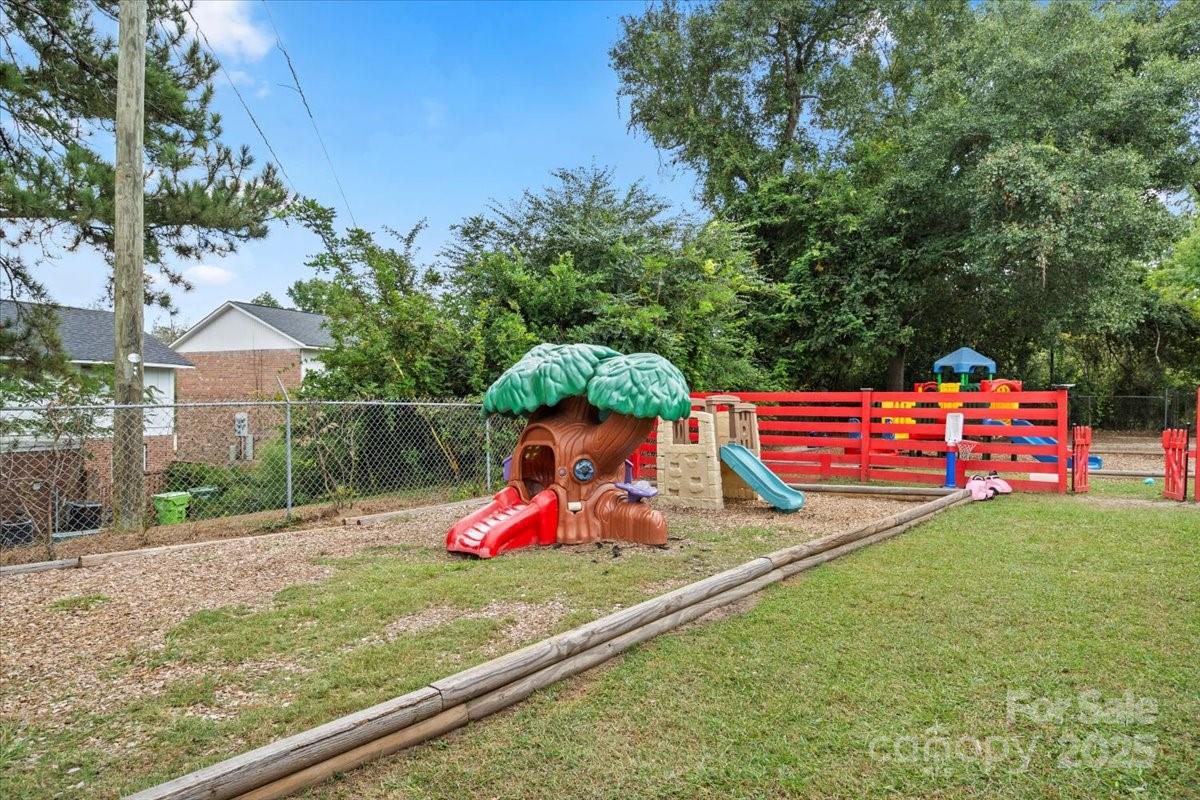 1718 Beltline Boulevard Property Photo 13
