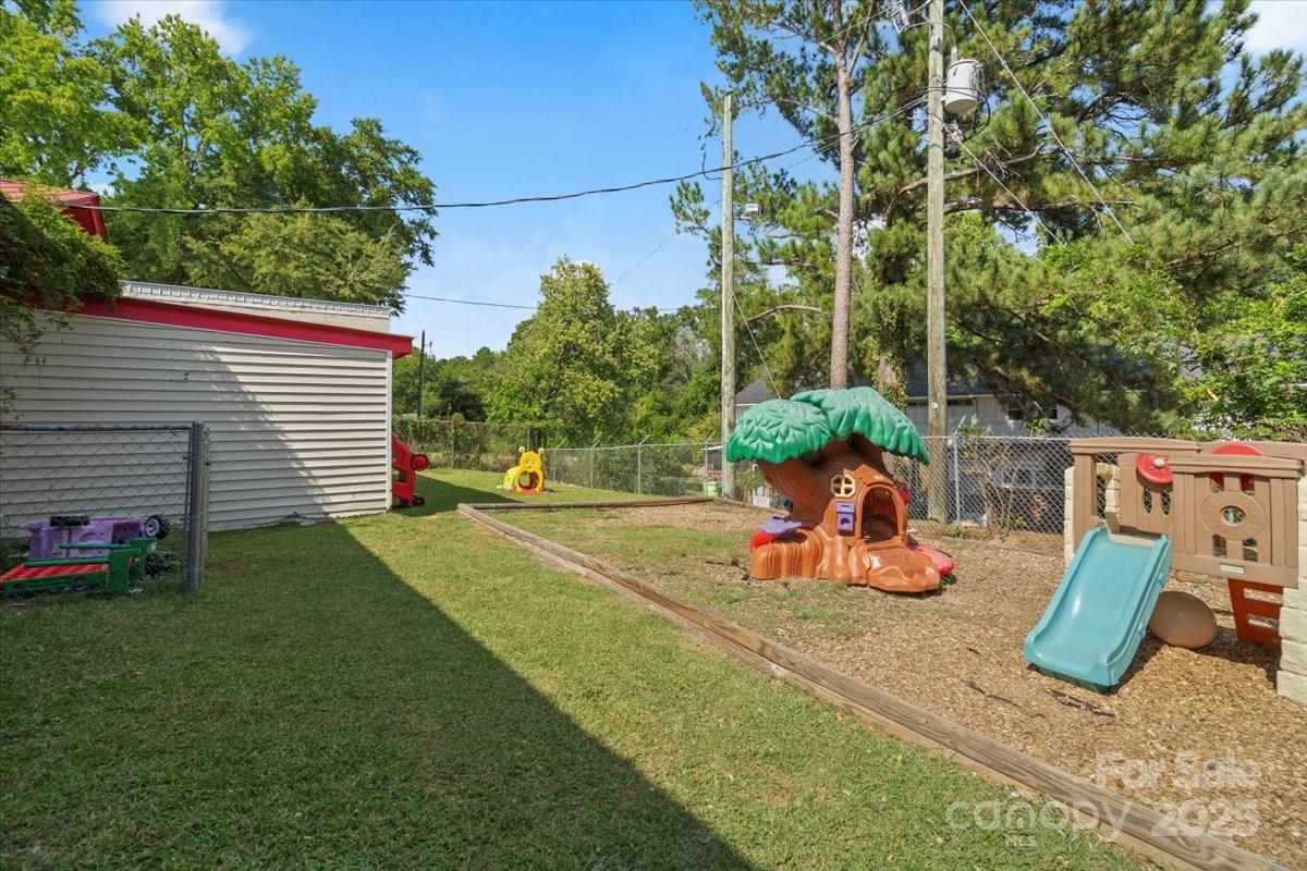 1718 Beltline Boulevard Property Photo 14