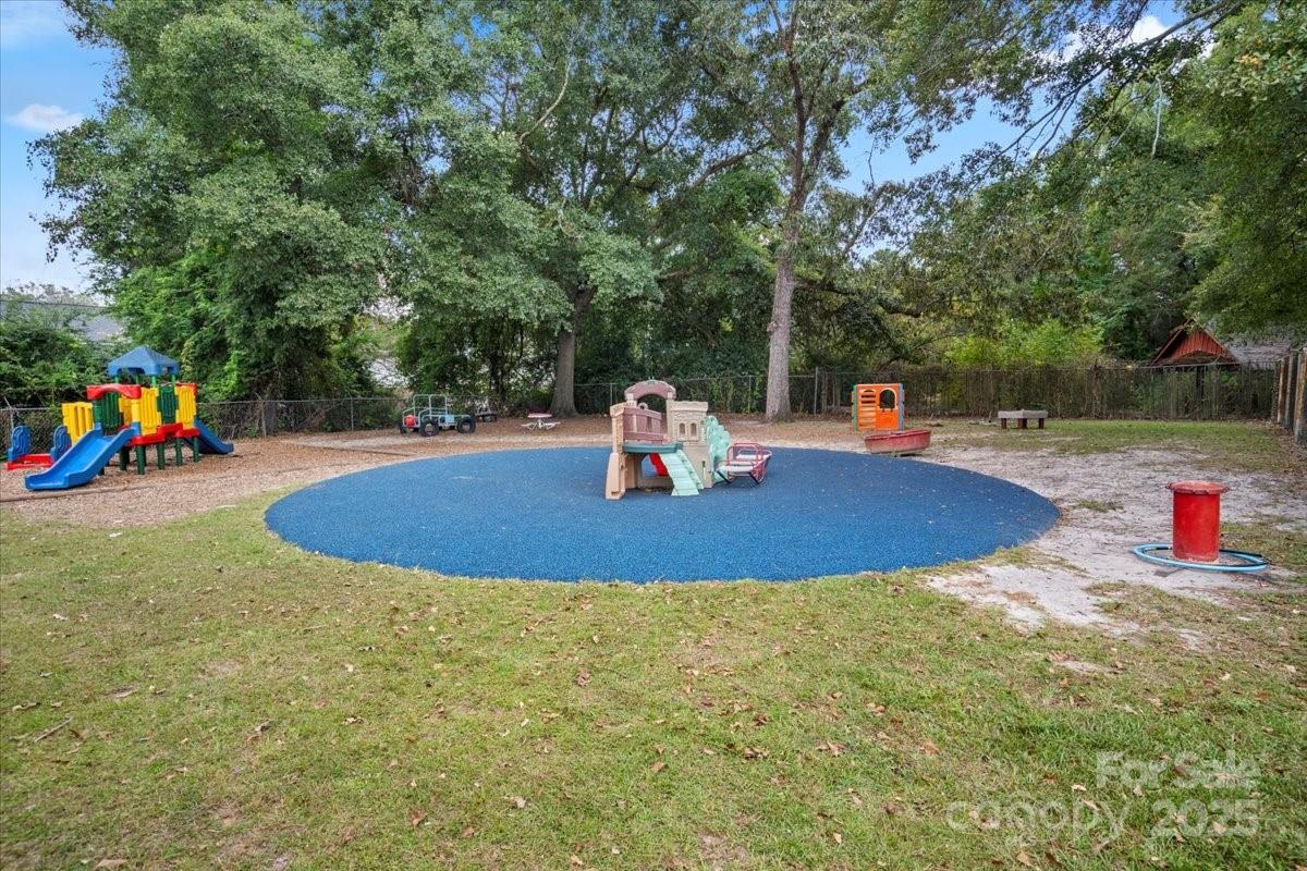1718 Beltline Boulevard Property Photo 15