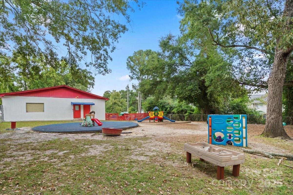 1718 Beltline Boulevard Property Photo 16