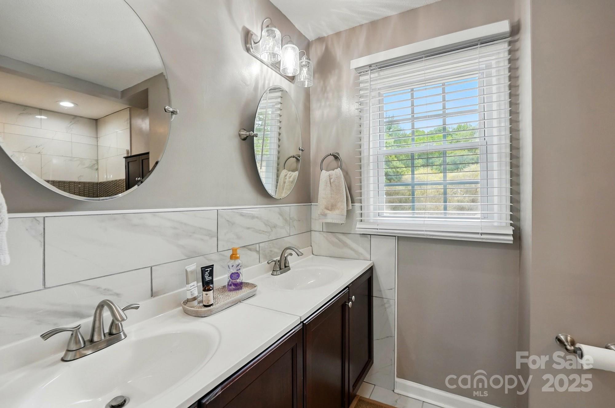 314 Sunnywood Lane Property Photo 12