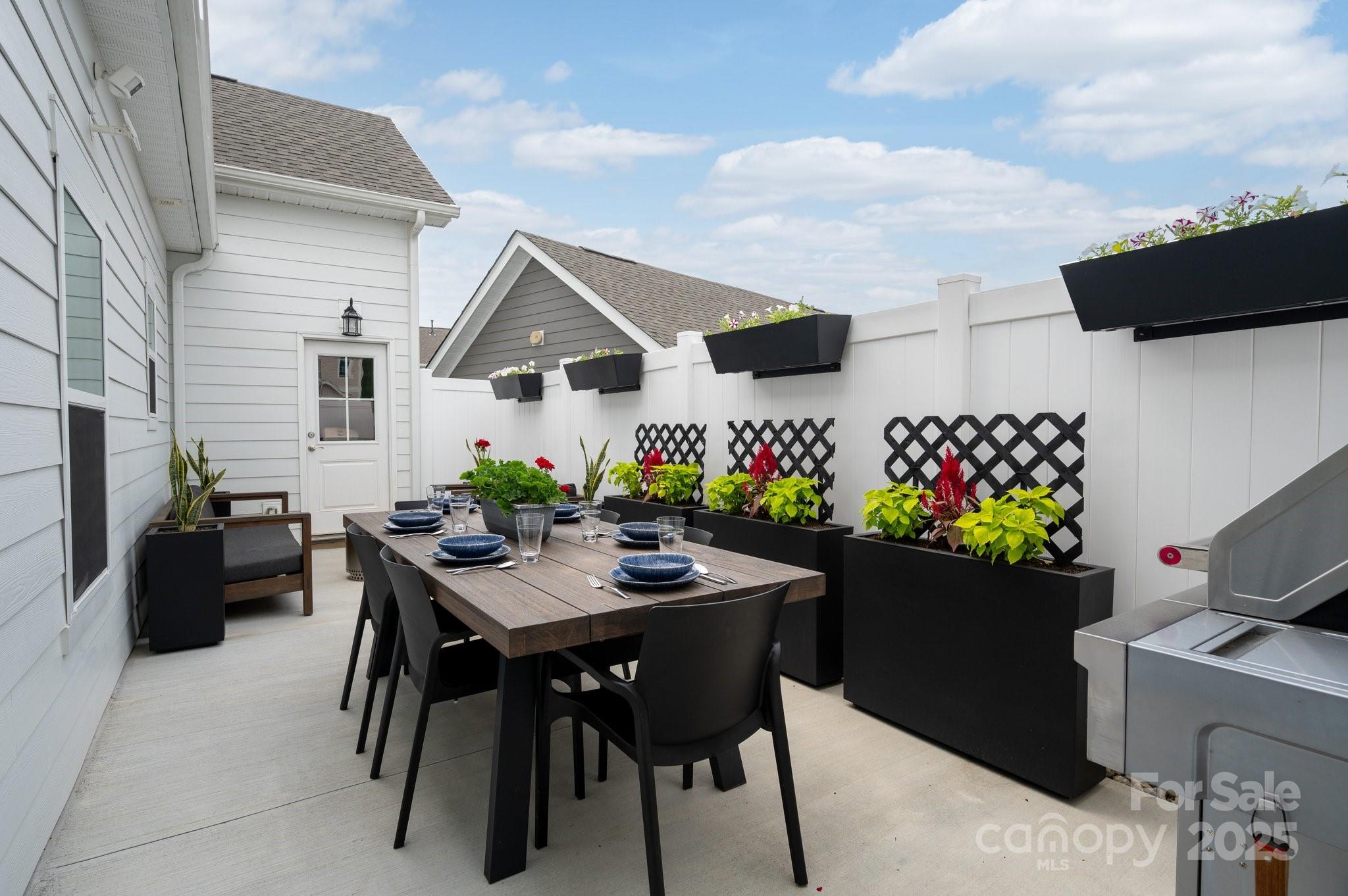 58 Walnut Springs Drive Property Photo 3