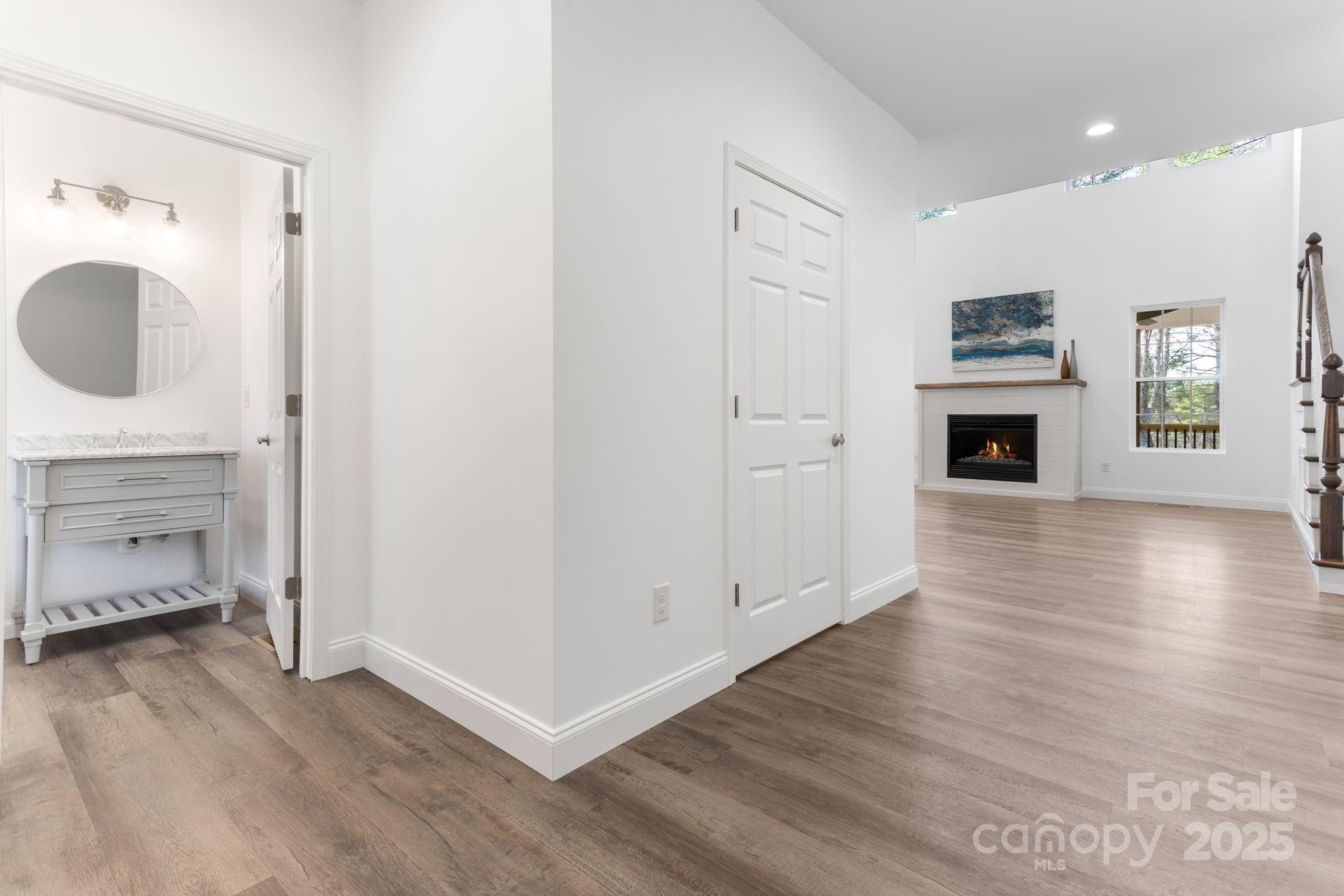 690 Settlers Trail Property Photo 10