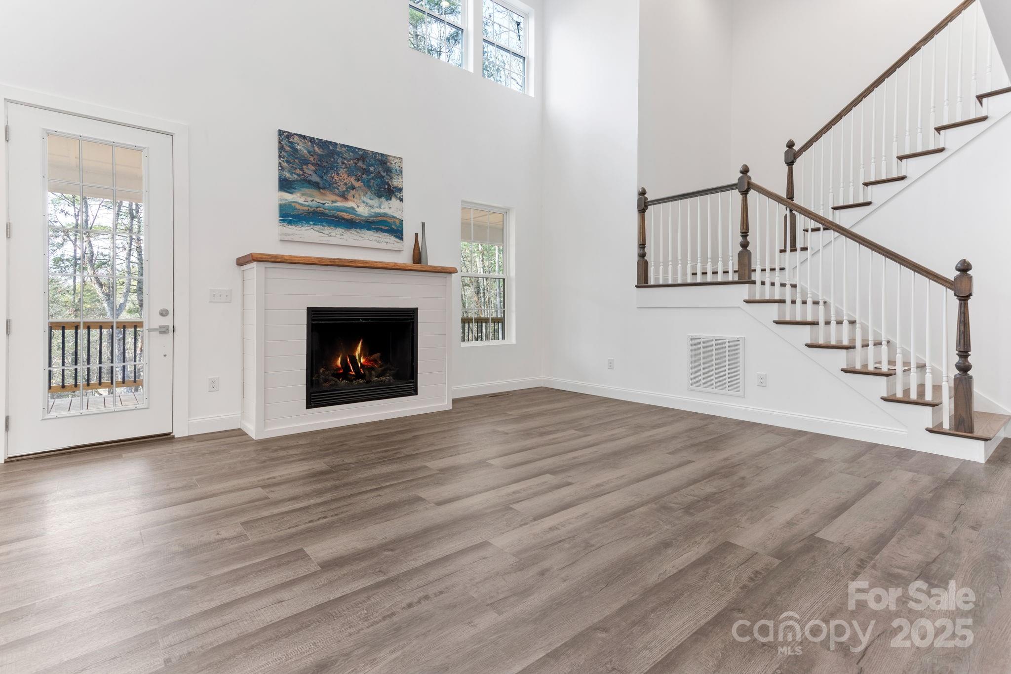 690 Settlers Trail Property Photo 14