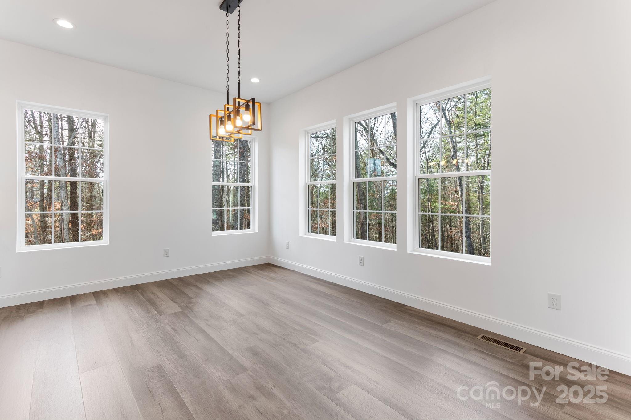 690 Settlers Trail Property Photo 24