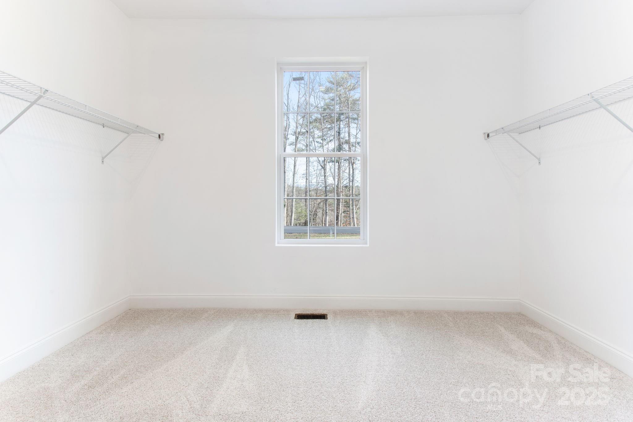 690 Settlers Trail Property Photo 33