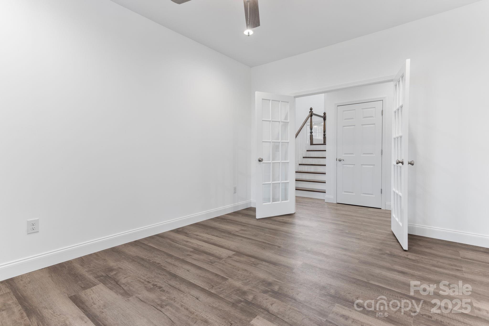 690 Settlers Trail Property Photo 34