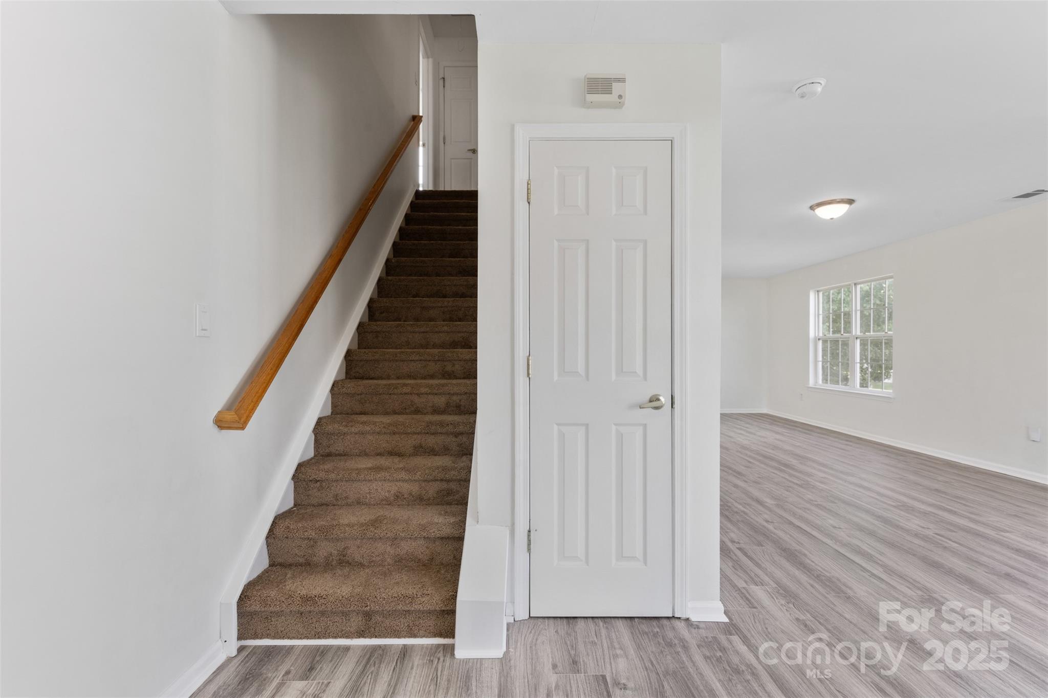 7212 Ravanna Drive Property Photo 7