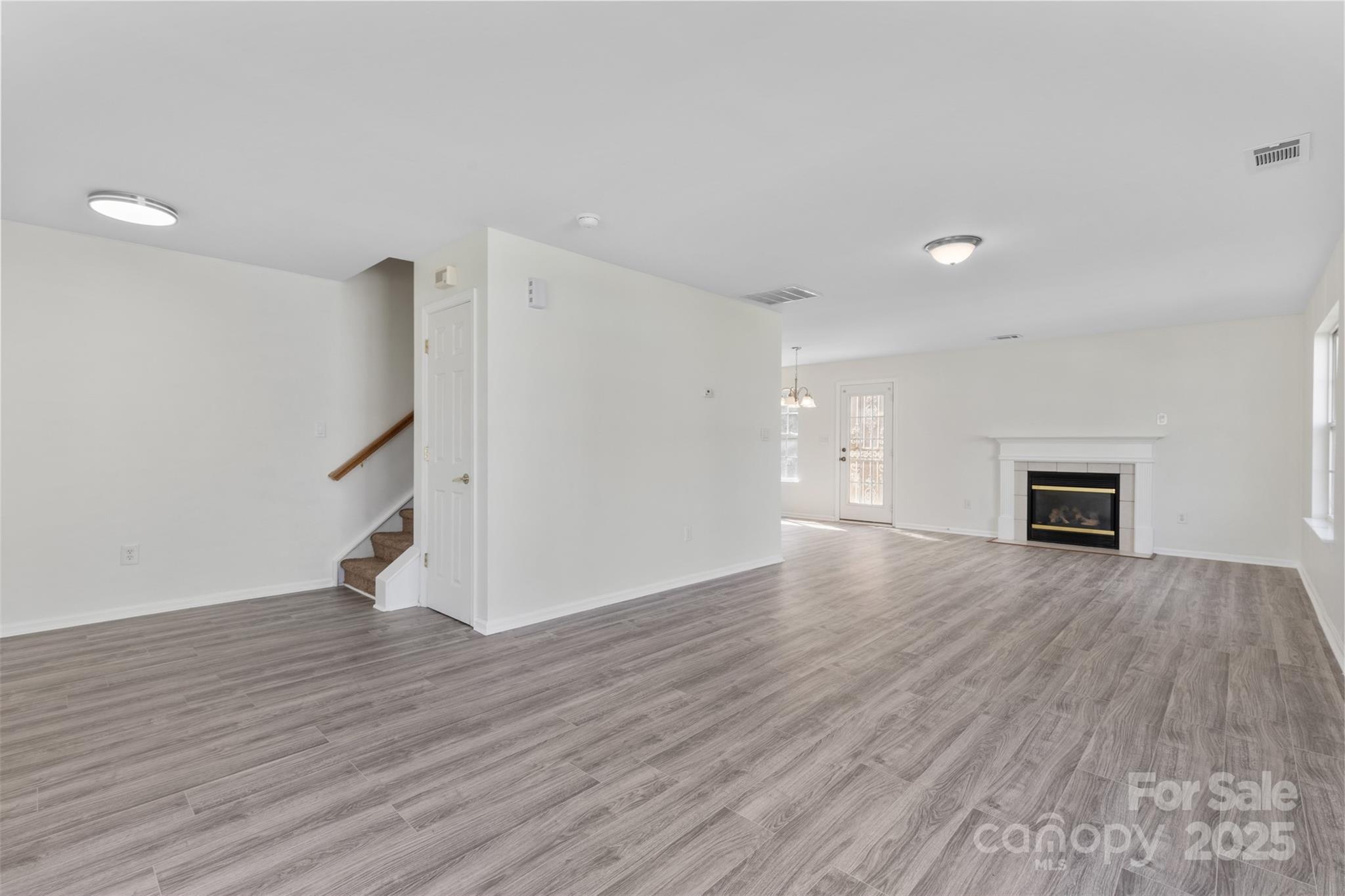 7212 Ravanna Drive Property Photo 9