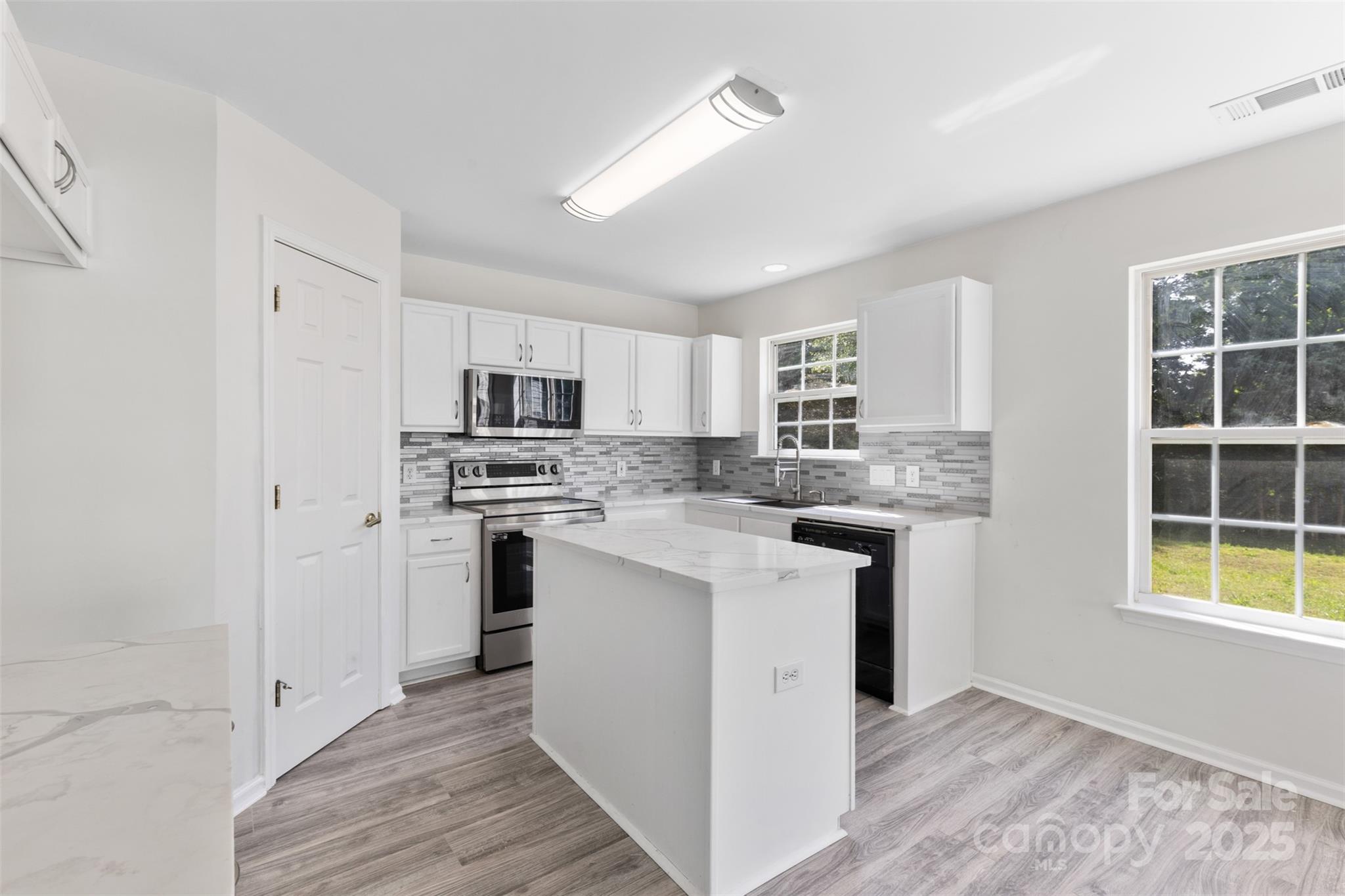 7212 Ravanna Drive Property Photo 16