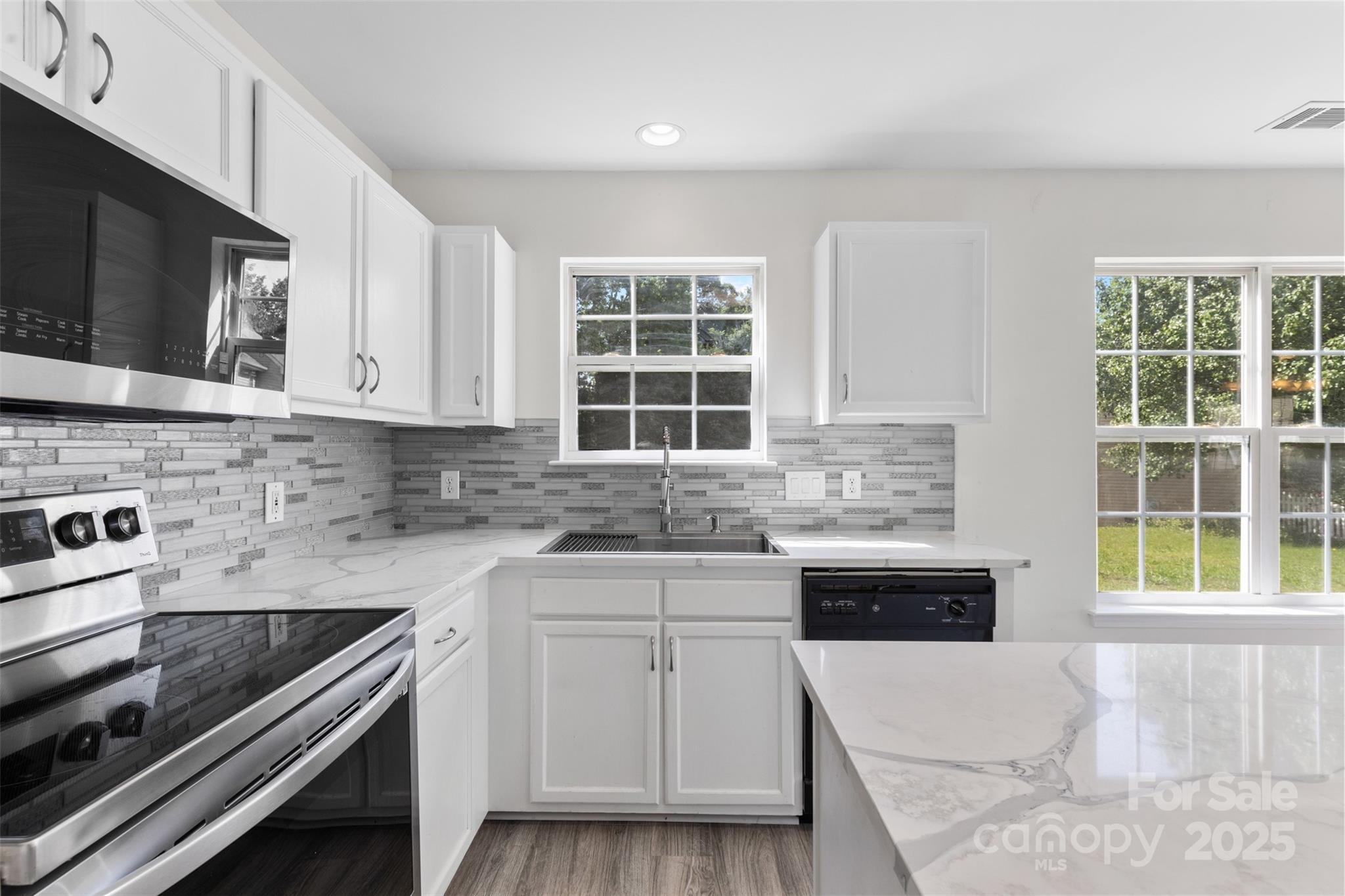 7212 Ravanna Drive Property Photo 17