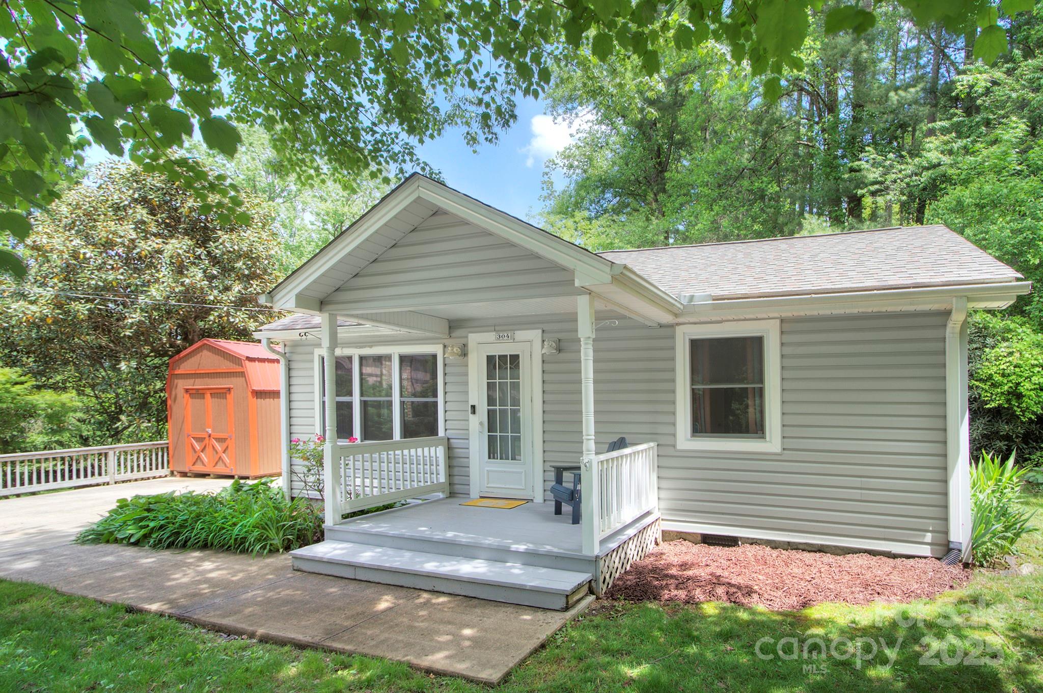 304 White Pine Drive Property Photo 2