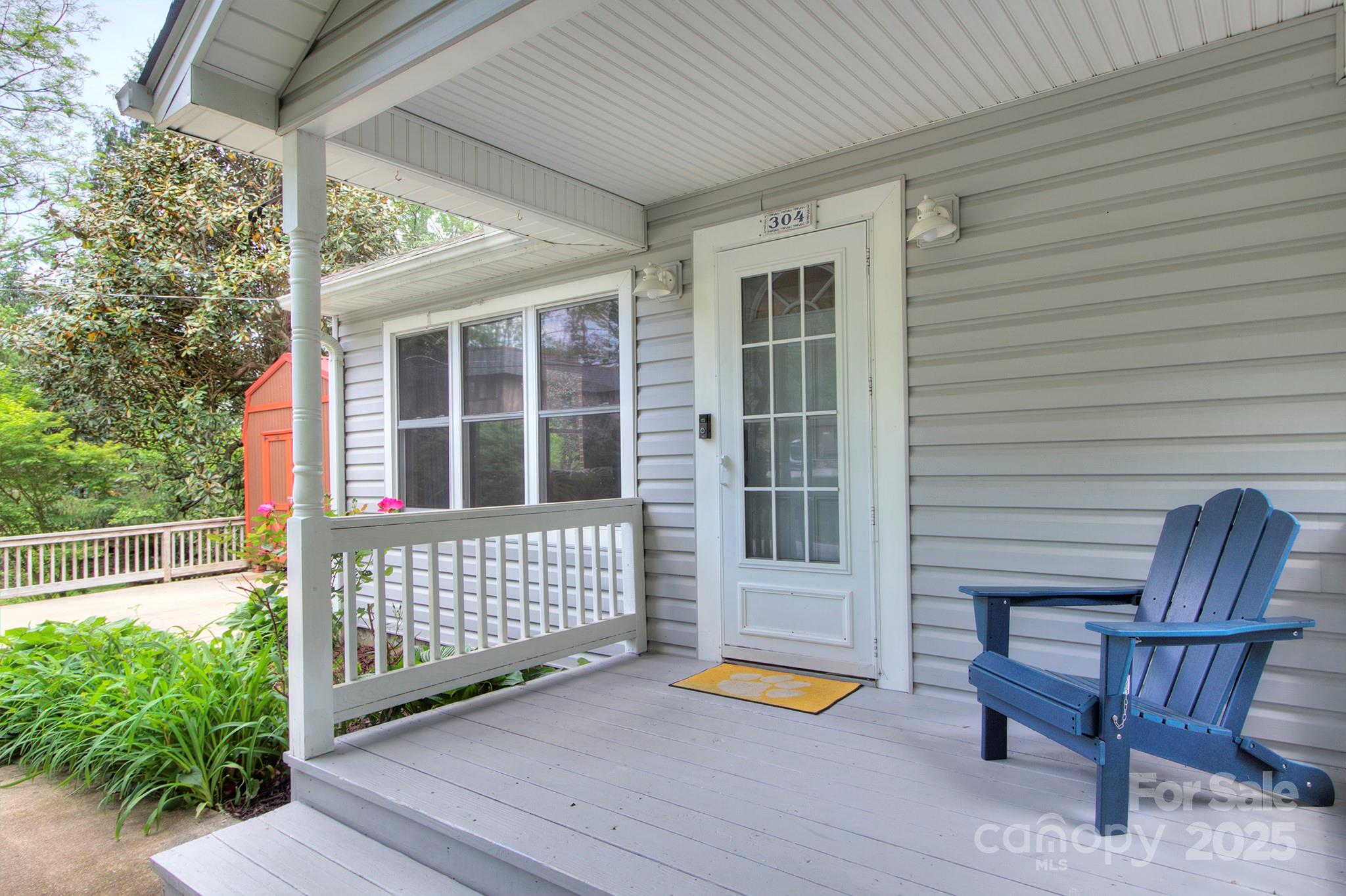 304 White Pine Drive Property Photo 3
