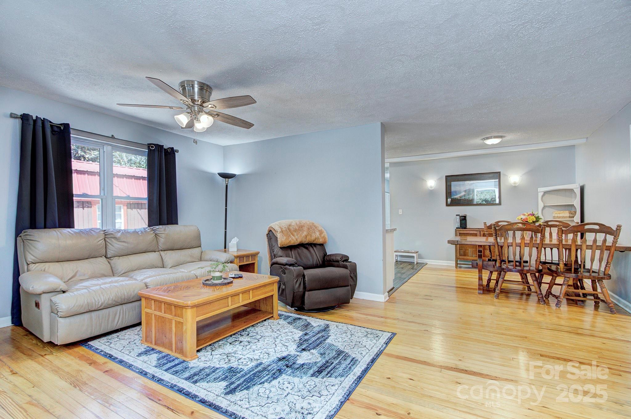 304 White Pine Drive Property Photo 5