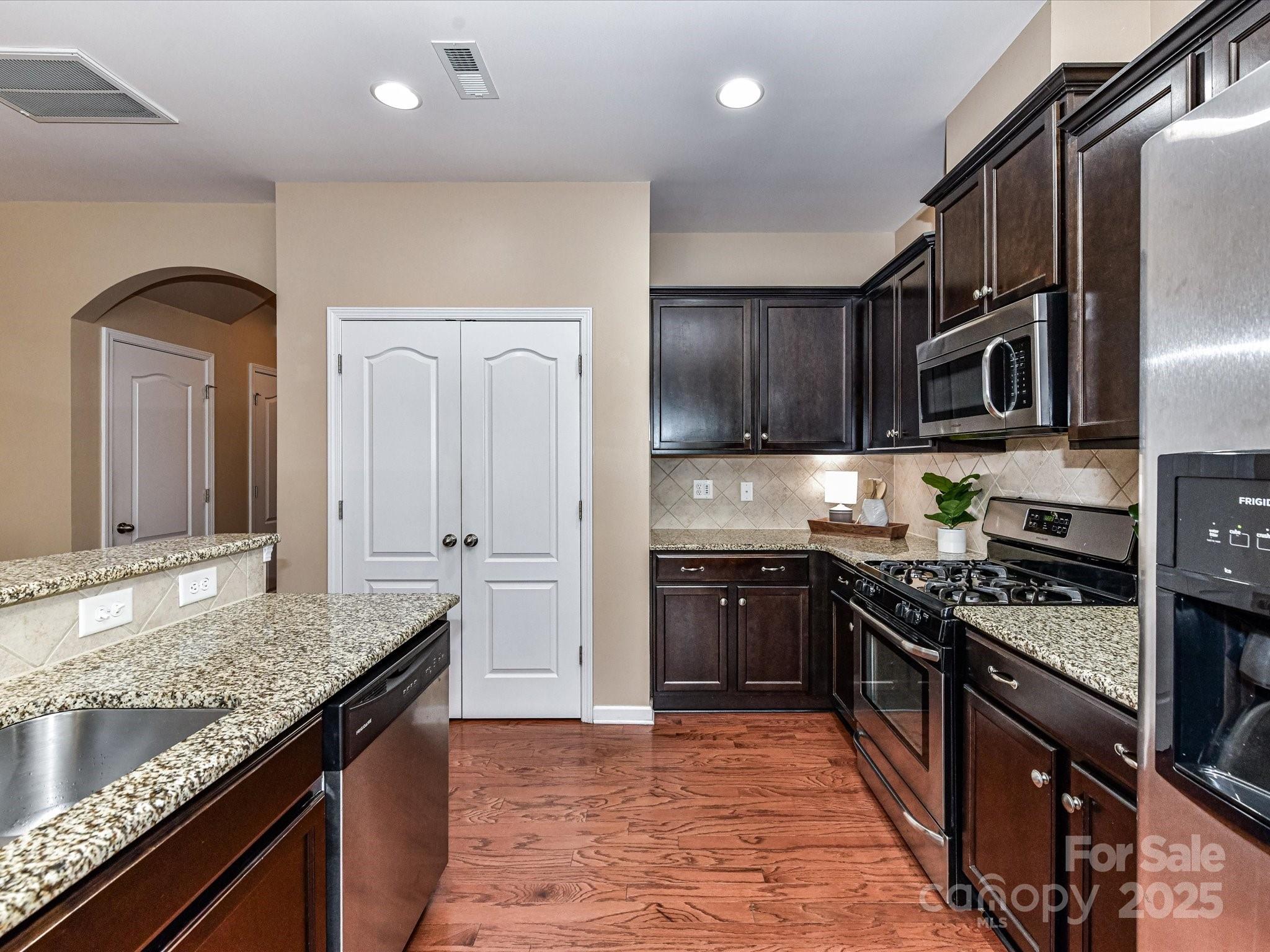 7325 Overmountain Drive Property Photo 11