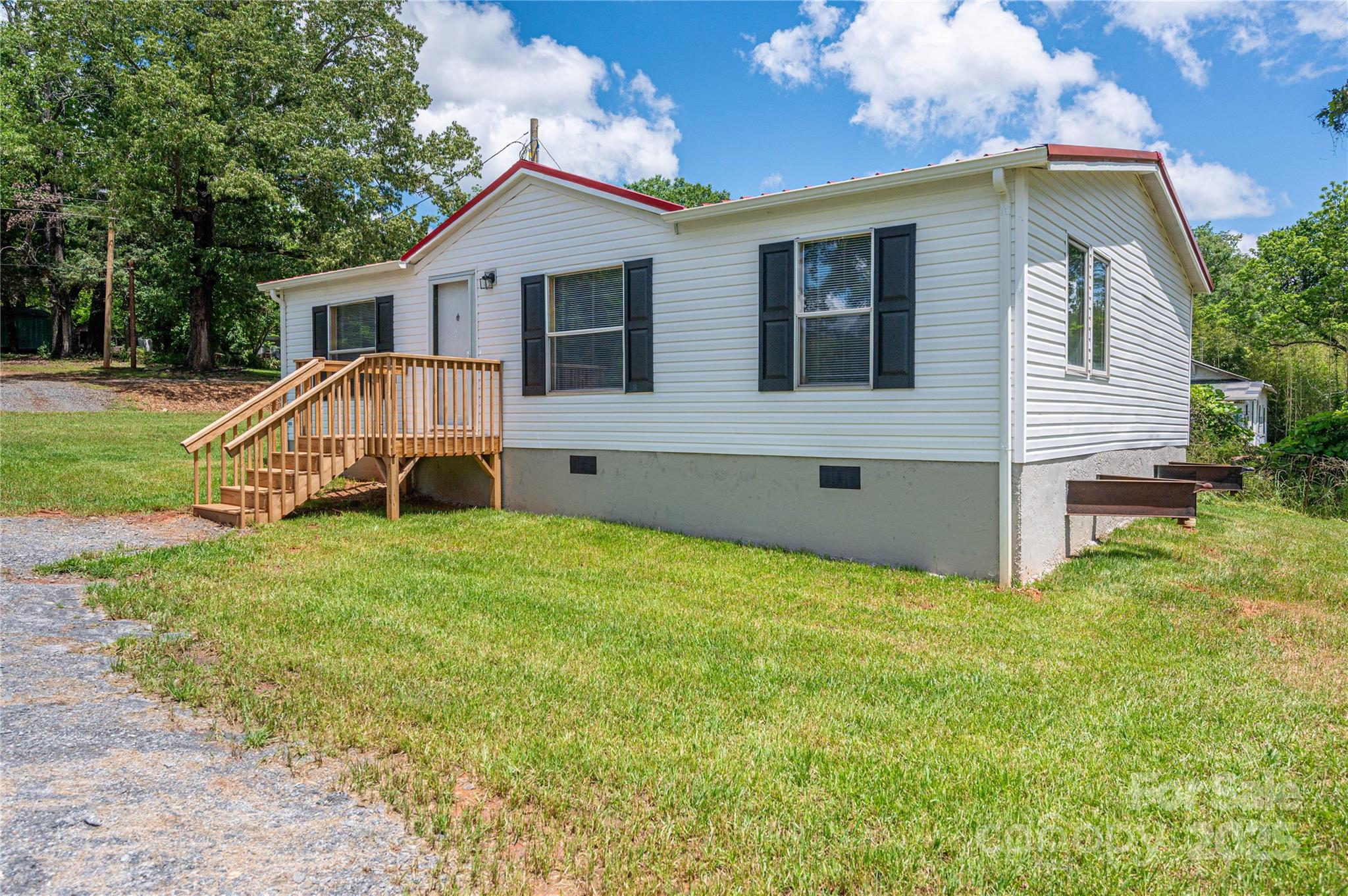 376 Puzzle Creek Road Property Photo 3