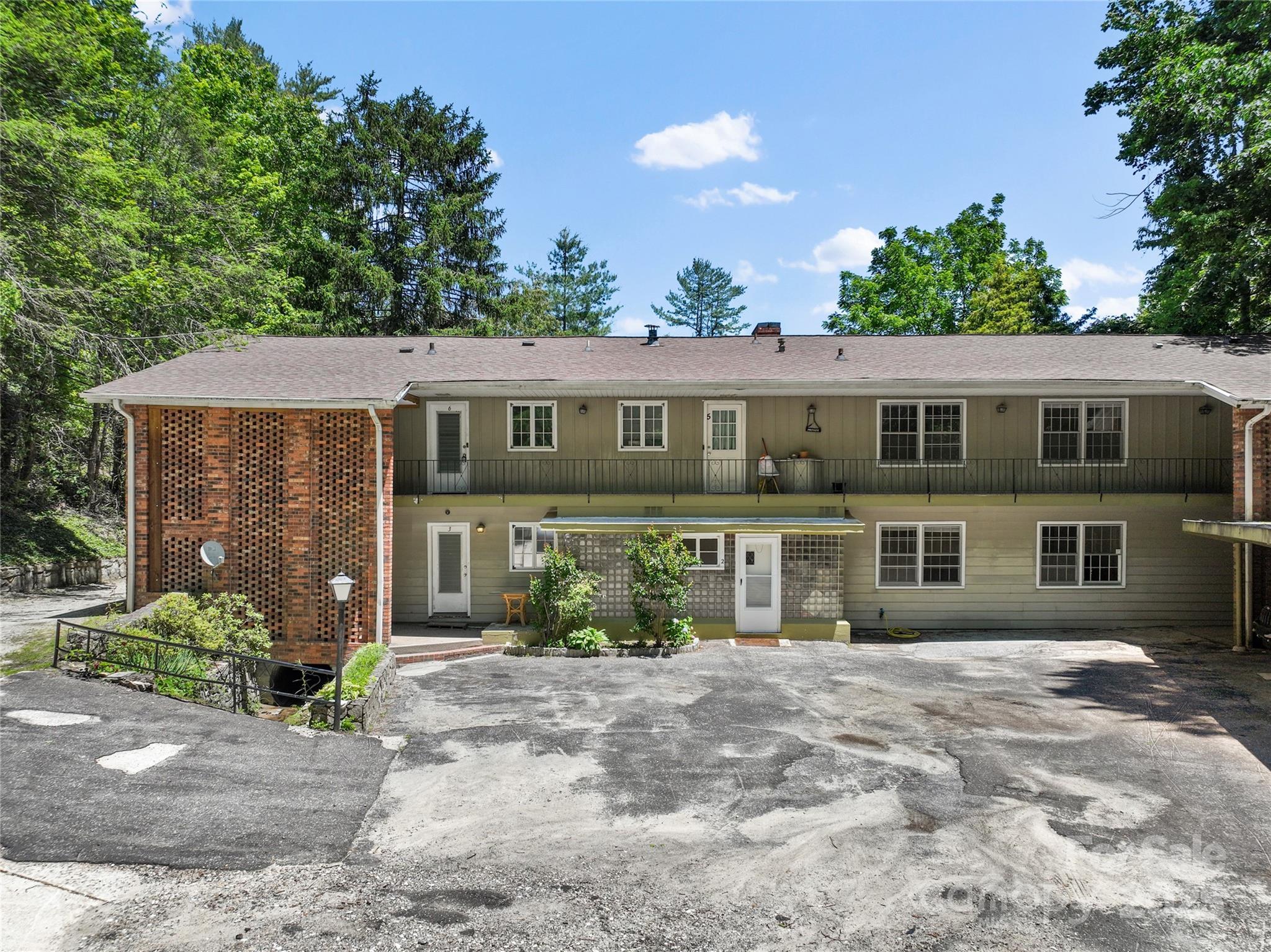 129 Westwood Drive Property Photo 2