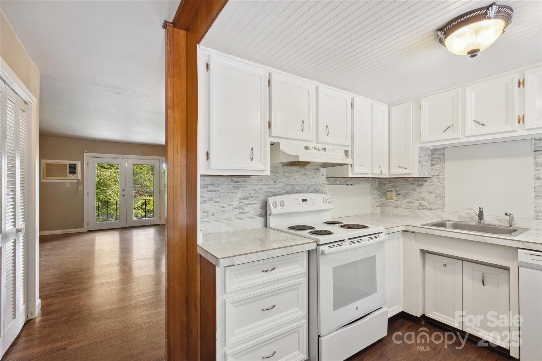 129 Westwood Drive Property Photo 13