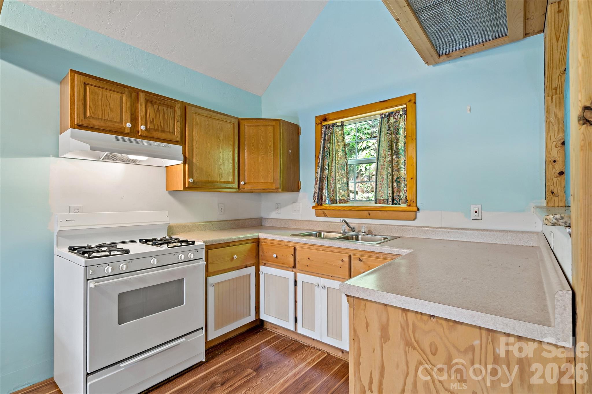 42 Parkway Drive Property Photo 15