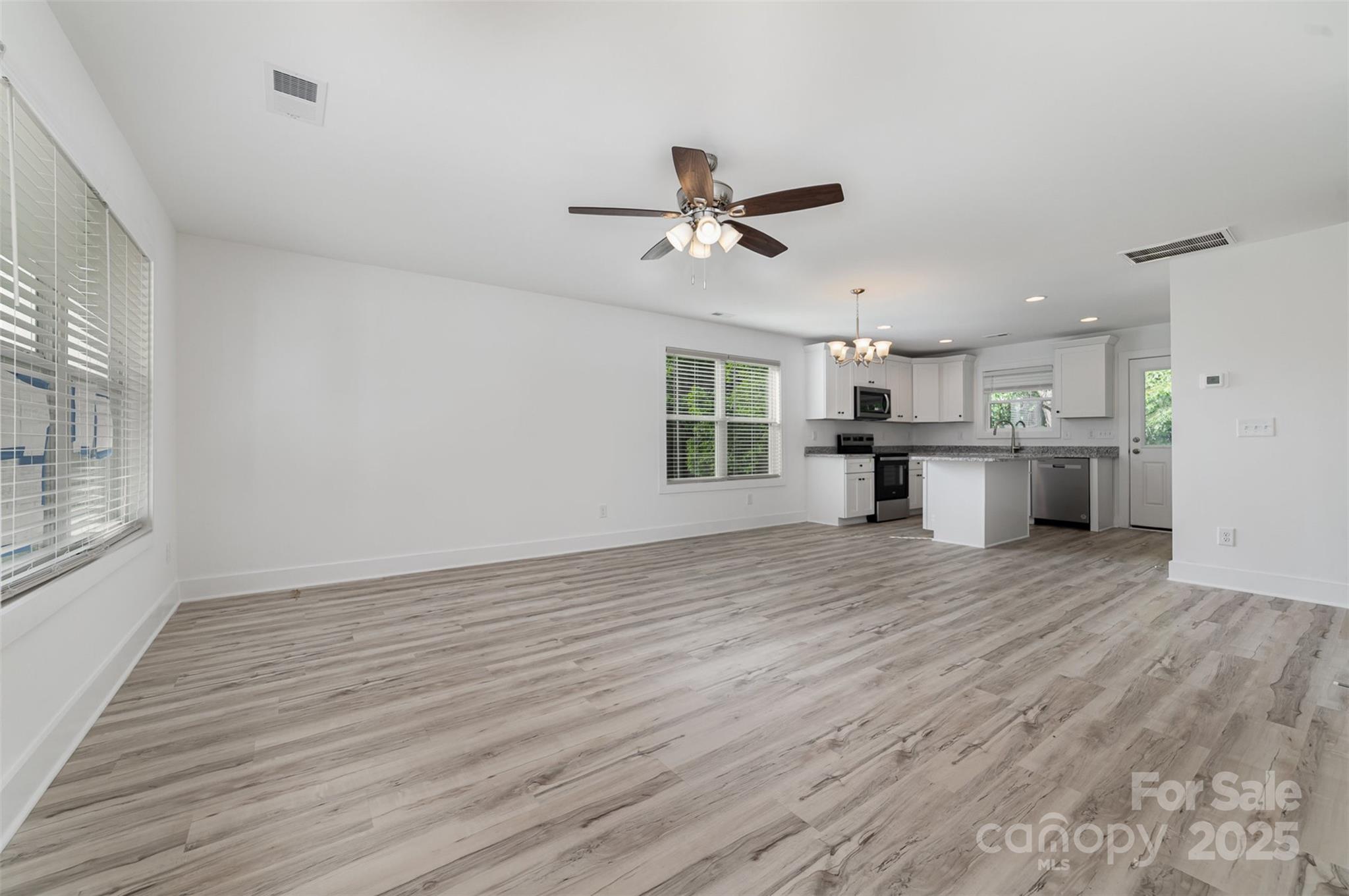 304 Adams Street Property Photo 4