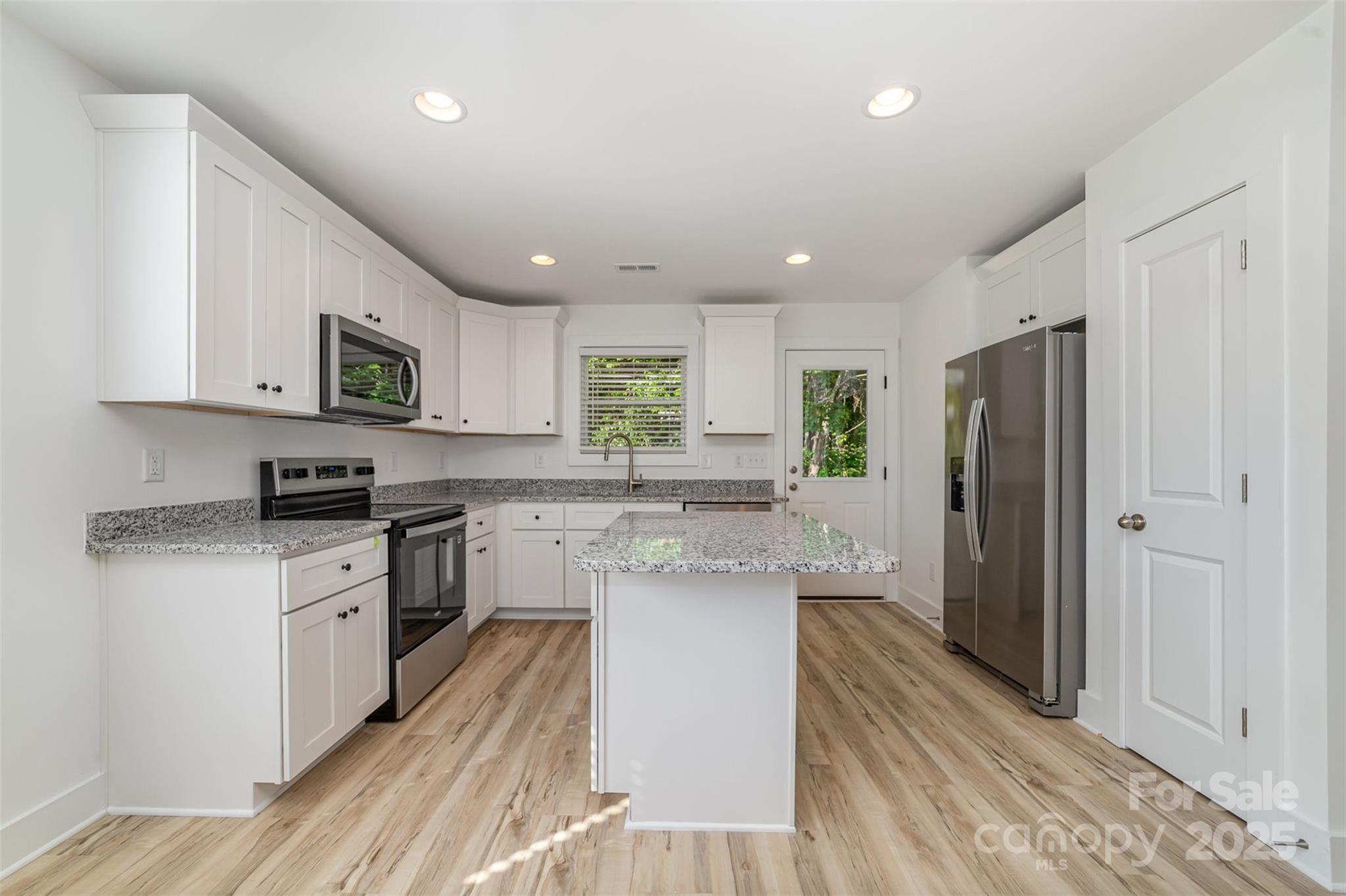 304 Adams Street Property Photo 7