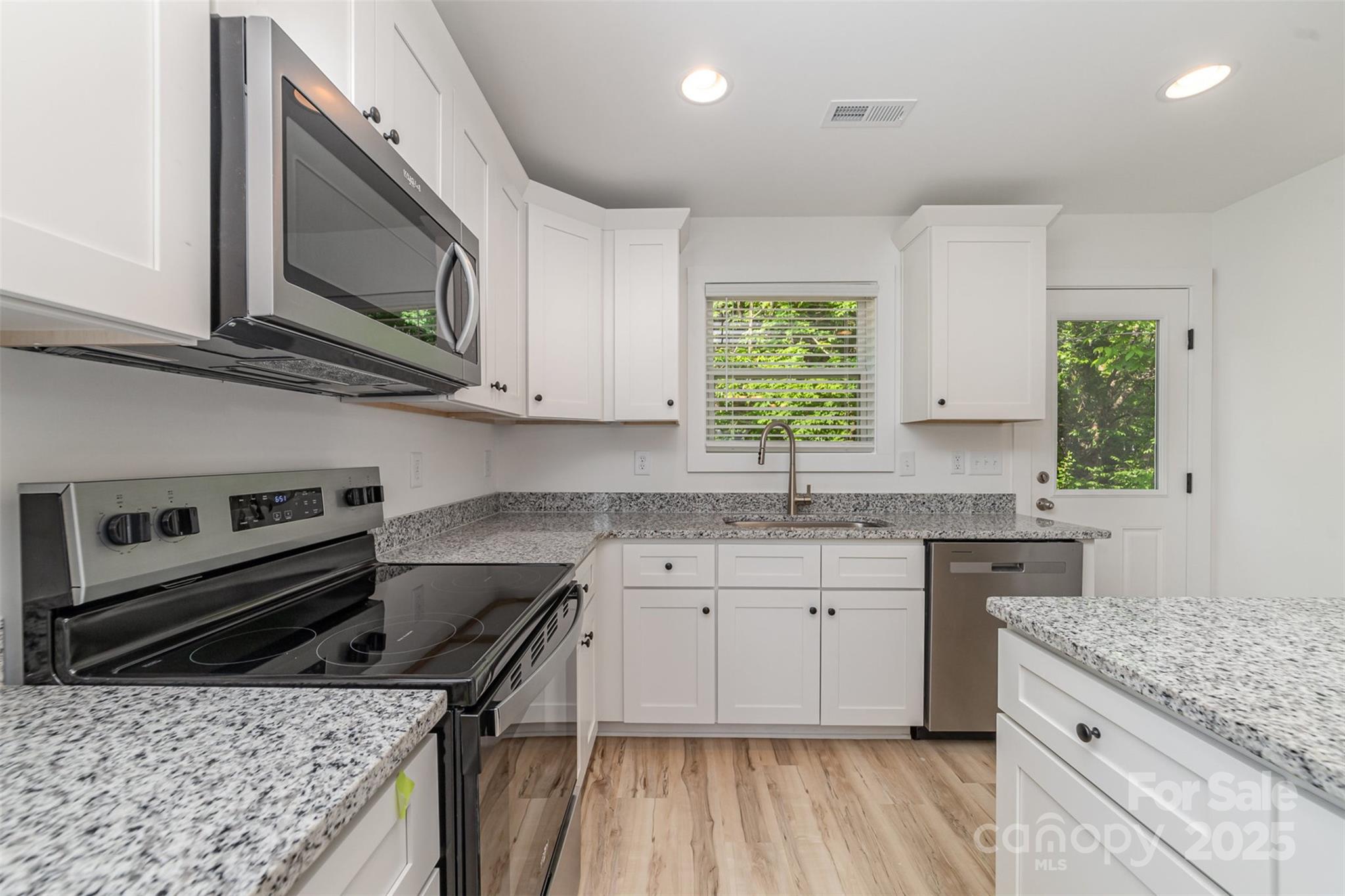 304 Adams Street Property Photo 9