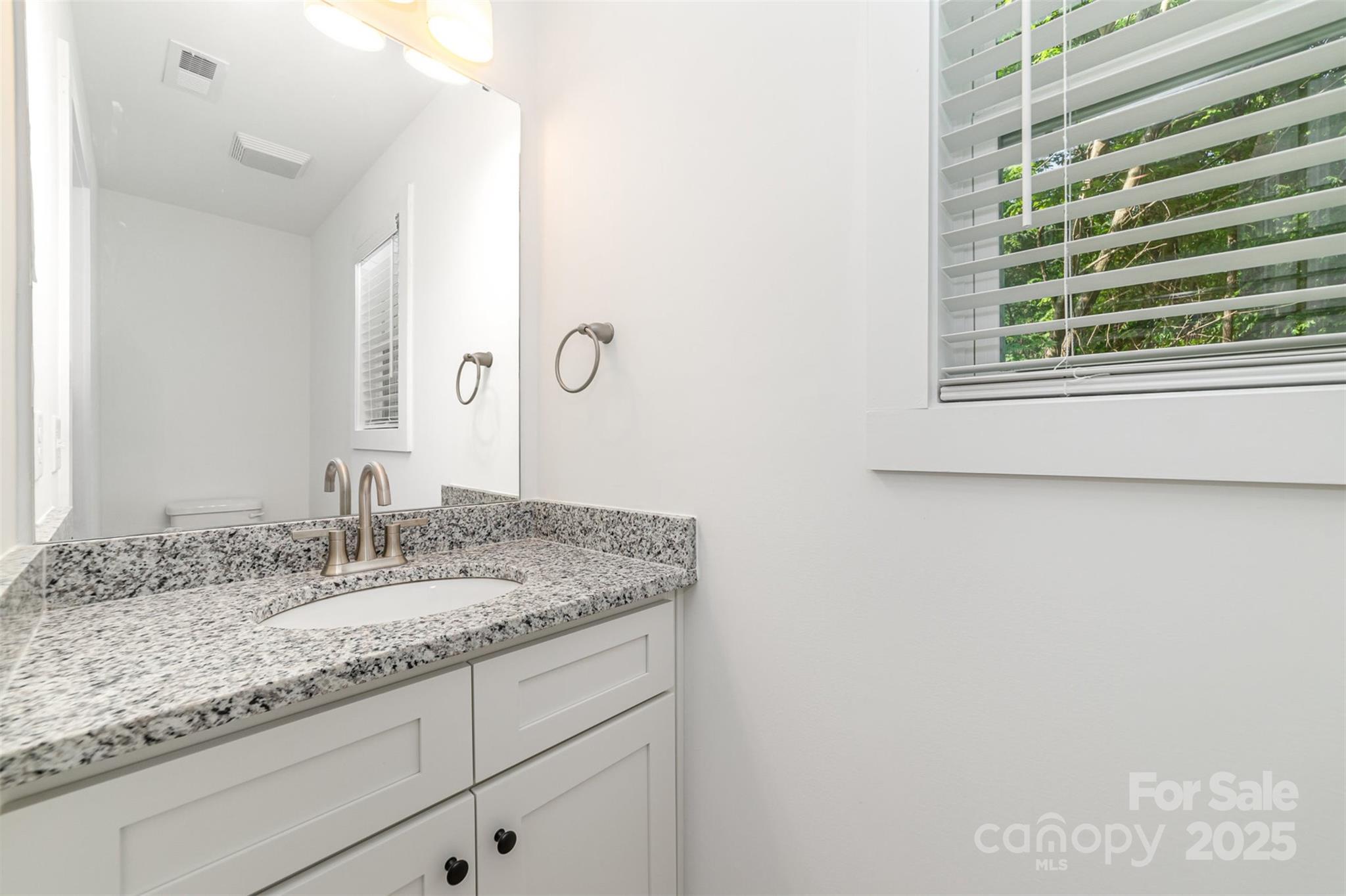 304 Adams Street Property Photo 13