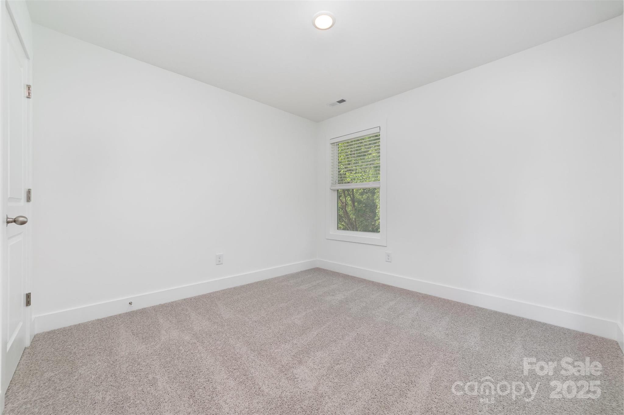 304 Adams Street Property Photo 15