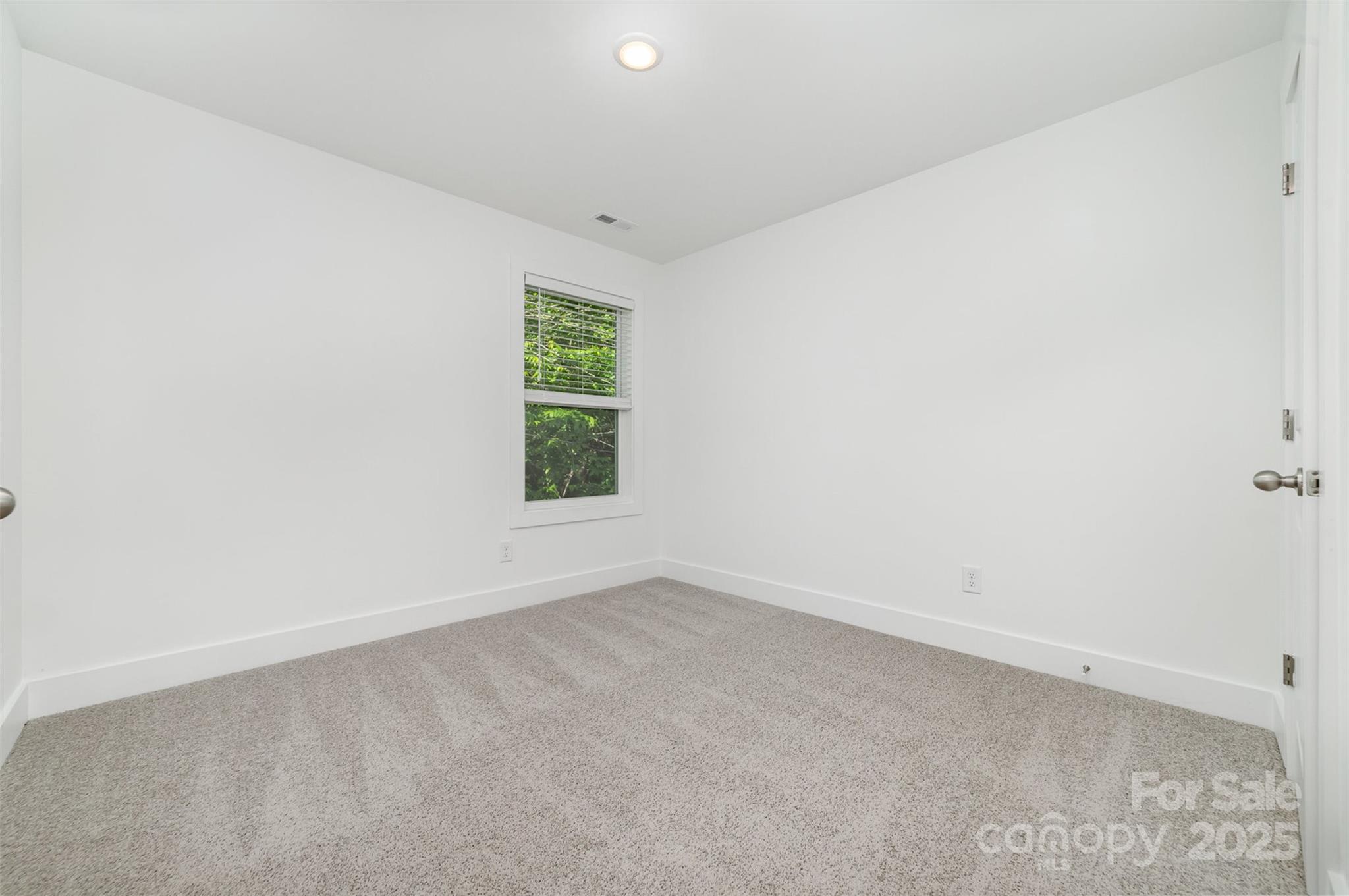 304 Adams Street Property Photo 16