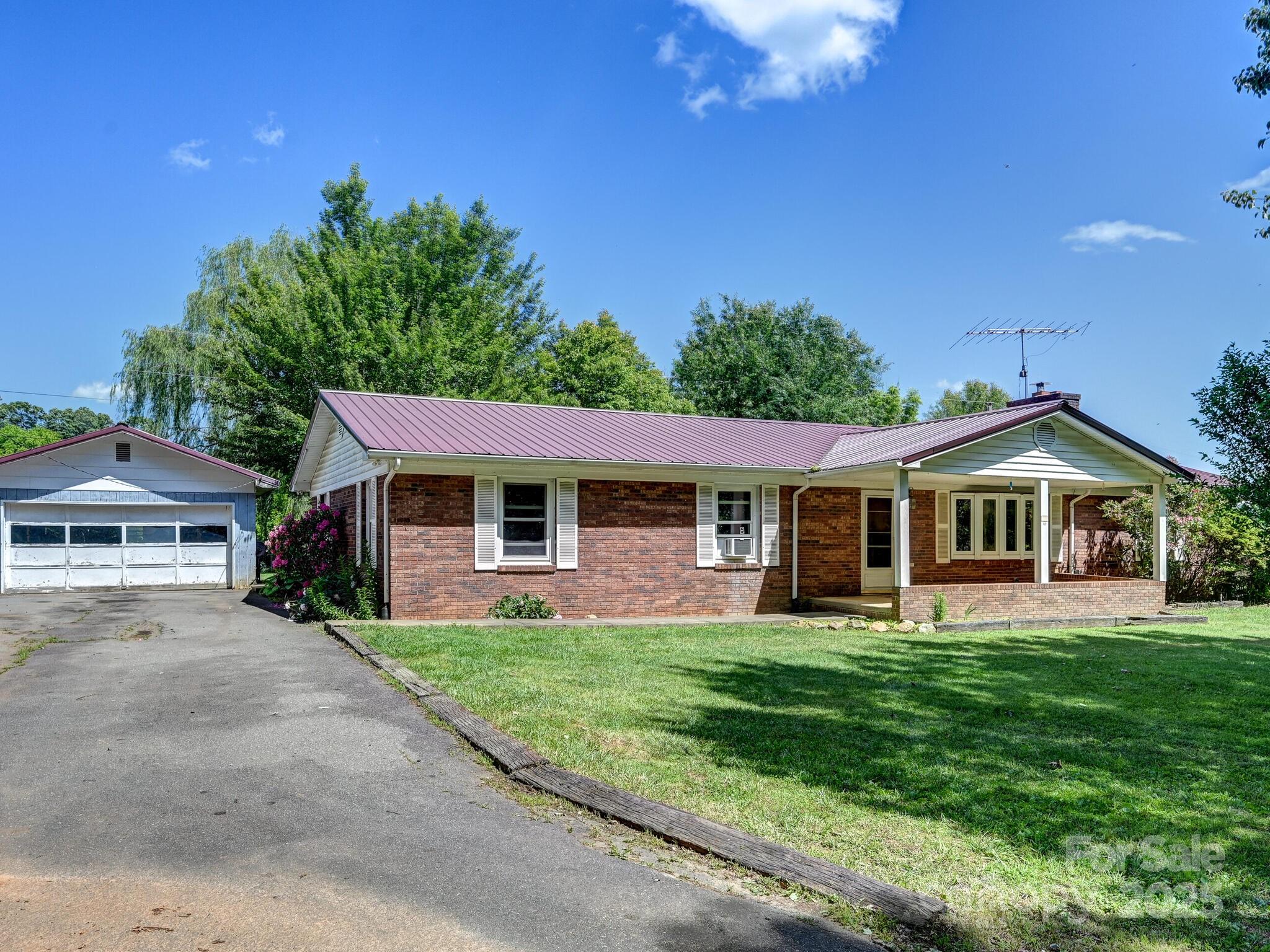 522 Bailey Mountain Road Property Photo 2