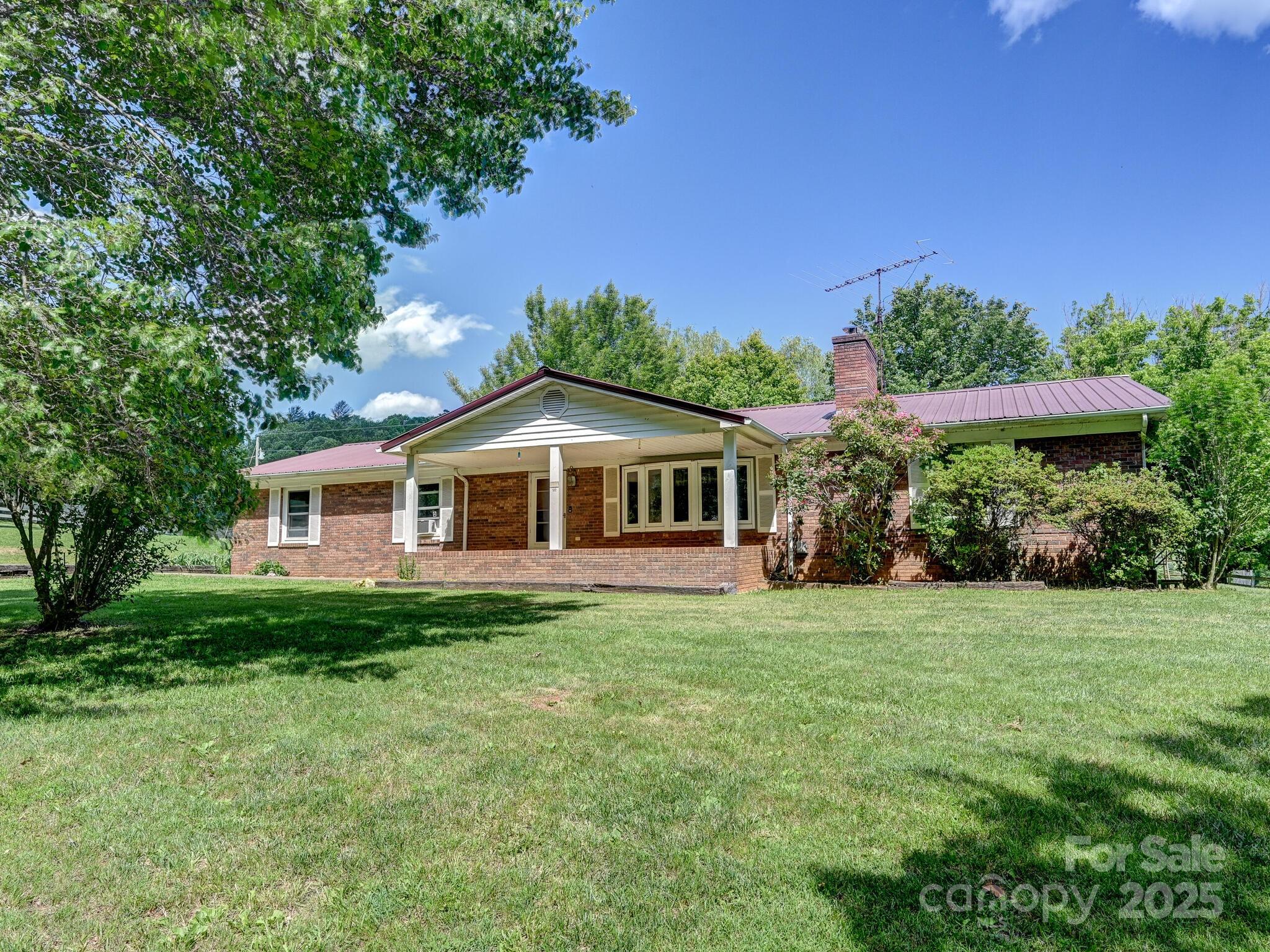 522 Bailey Mountain Road Property Photo 3