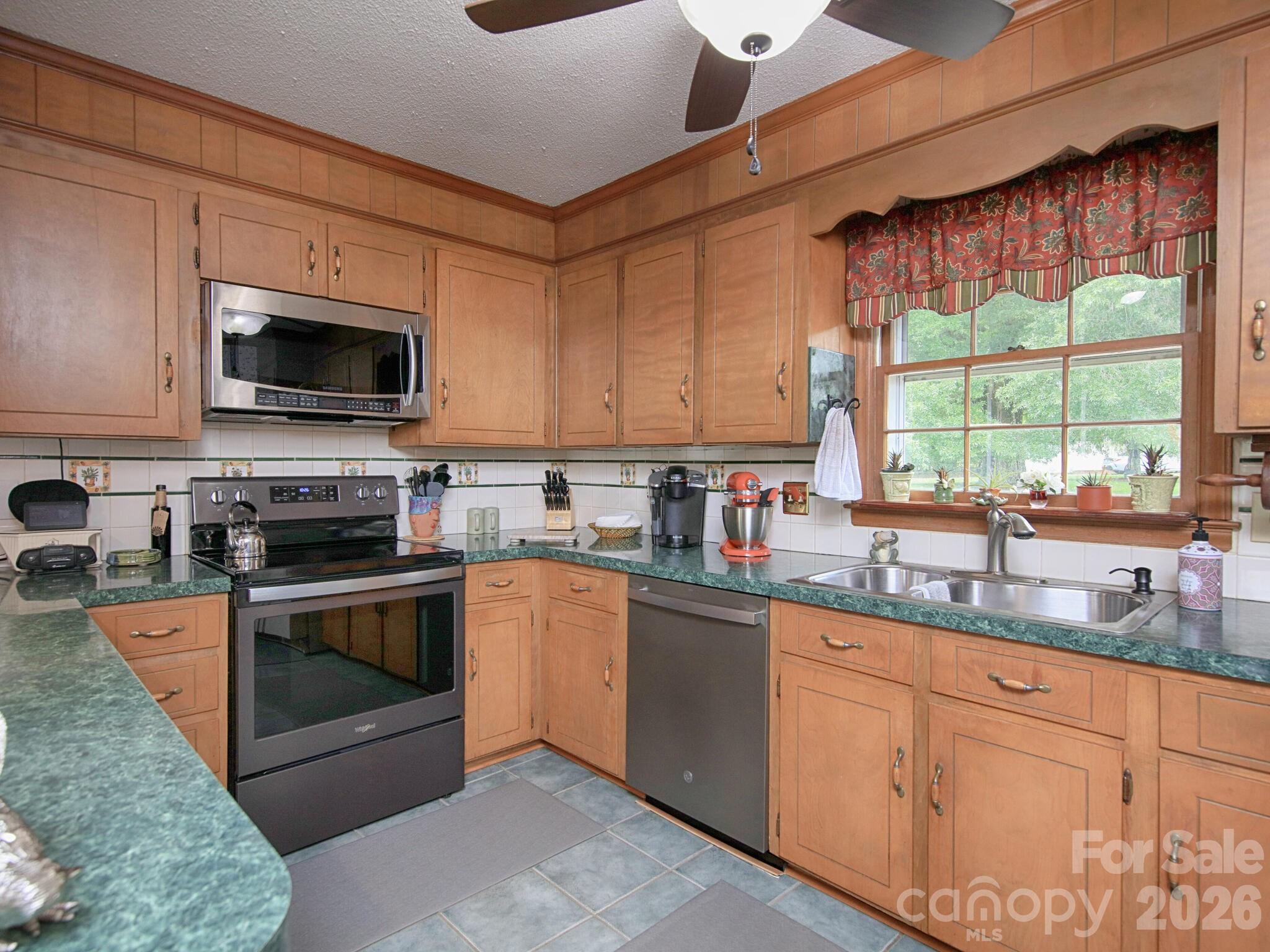 269 Johnson Dairy Road Property Photo 12