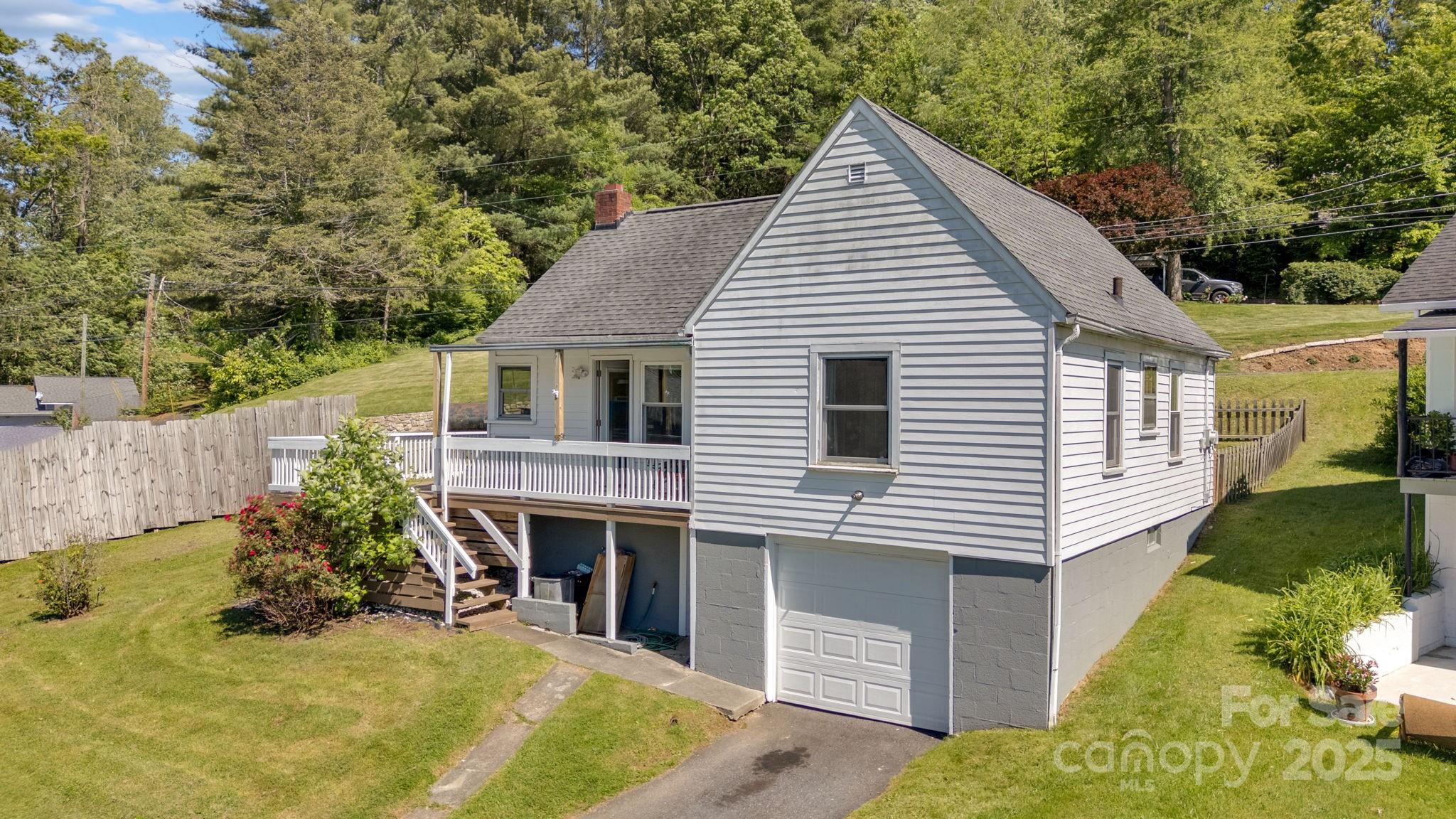202 Hillside Drive Property Photo 1