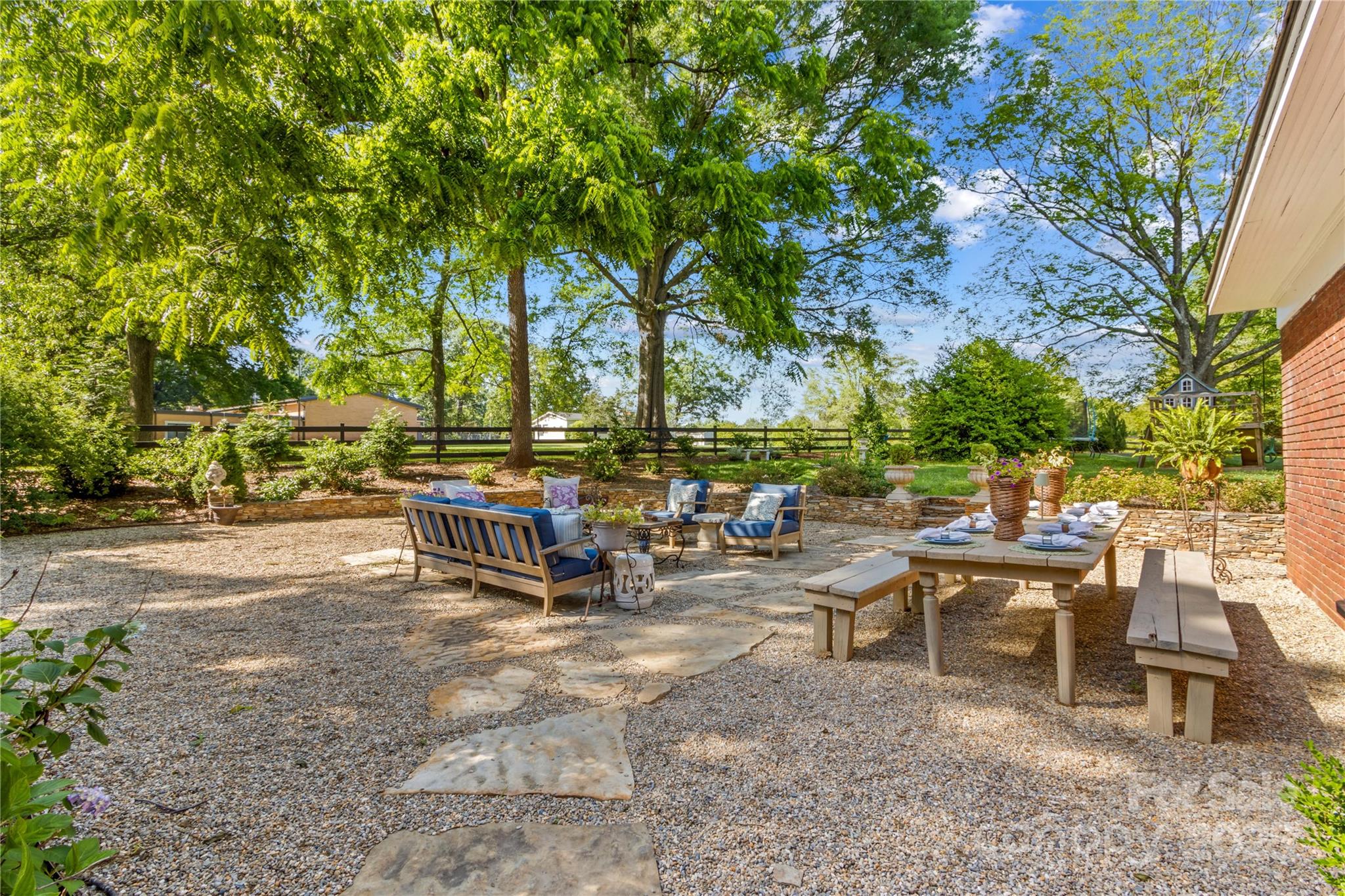 712 N Center Street Property Photo 5