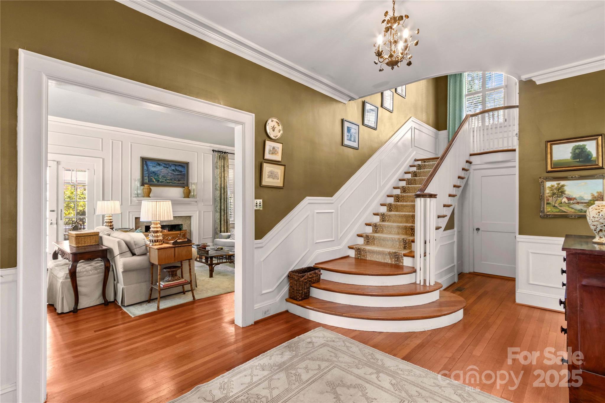 712 N Center Street Property Photo 6