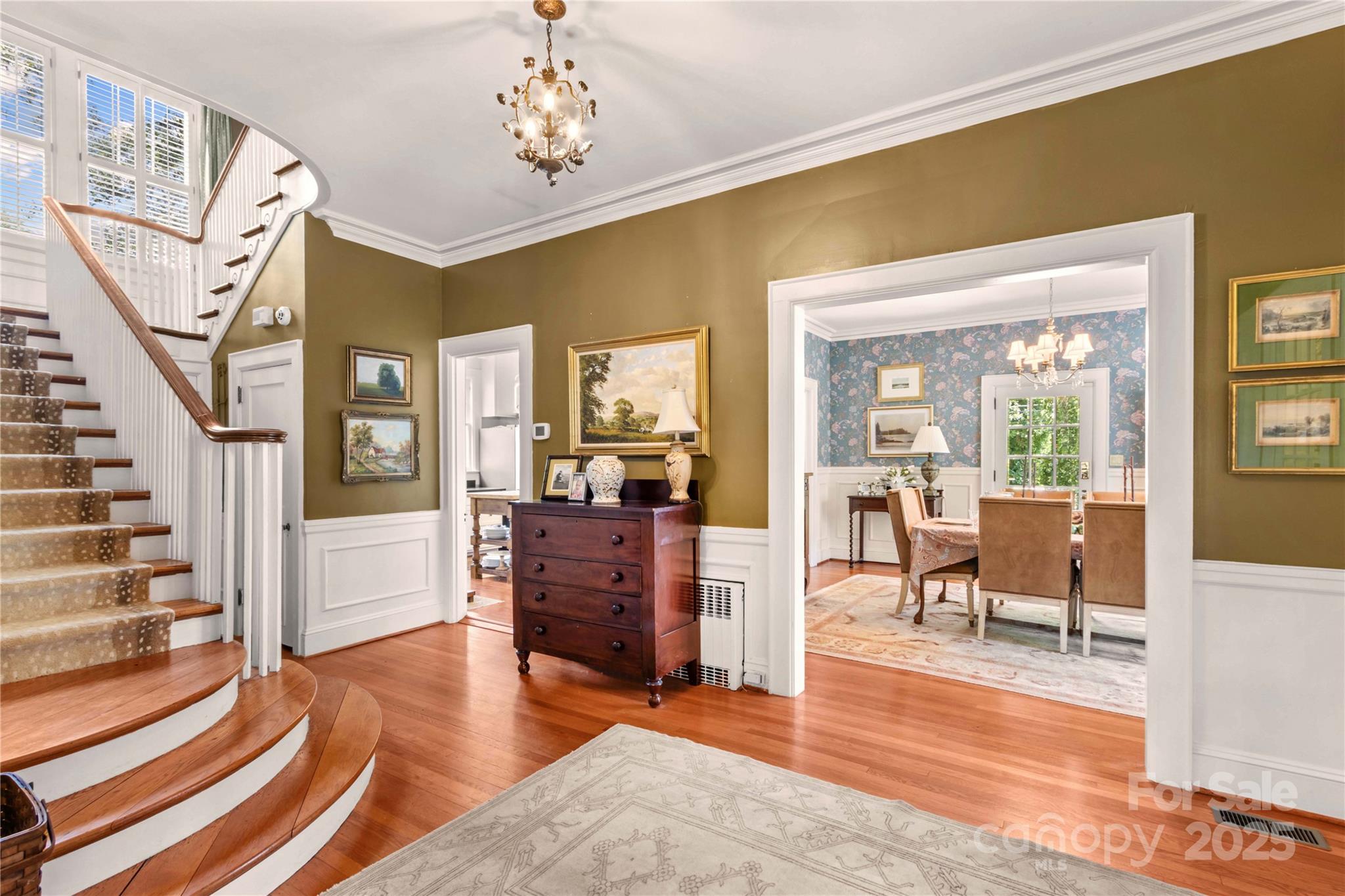 712 N Center Street Property Photo 7