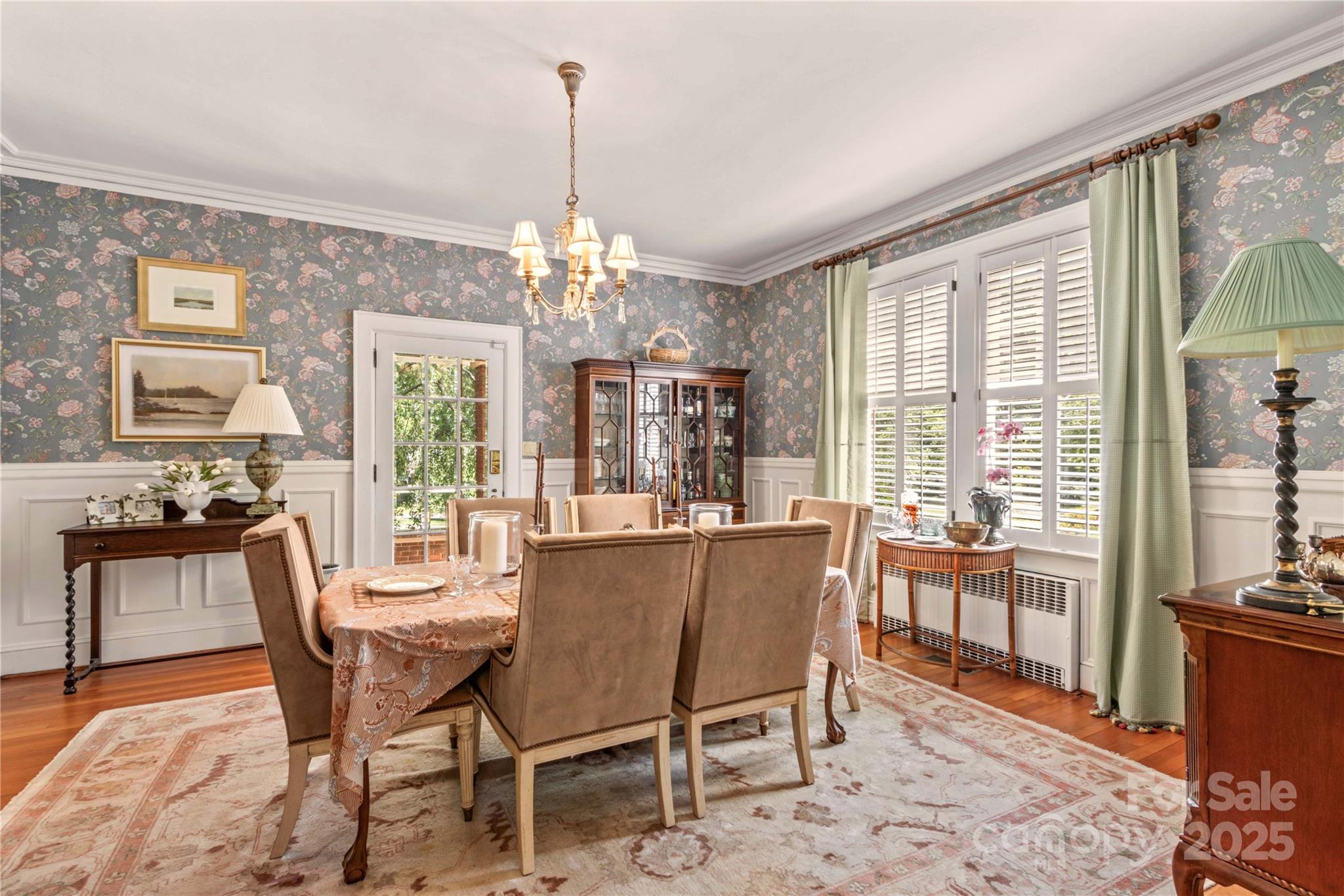 712 N Center Street Property Photo 8