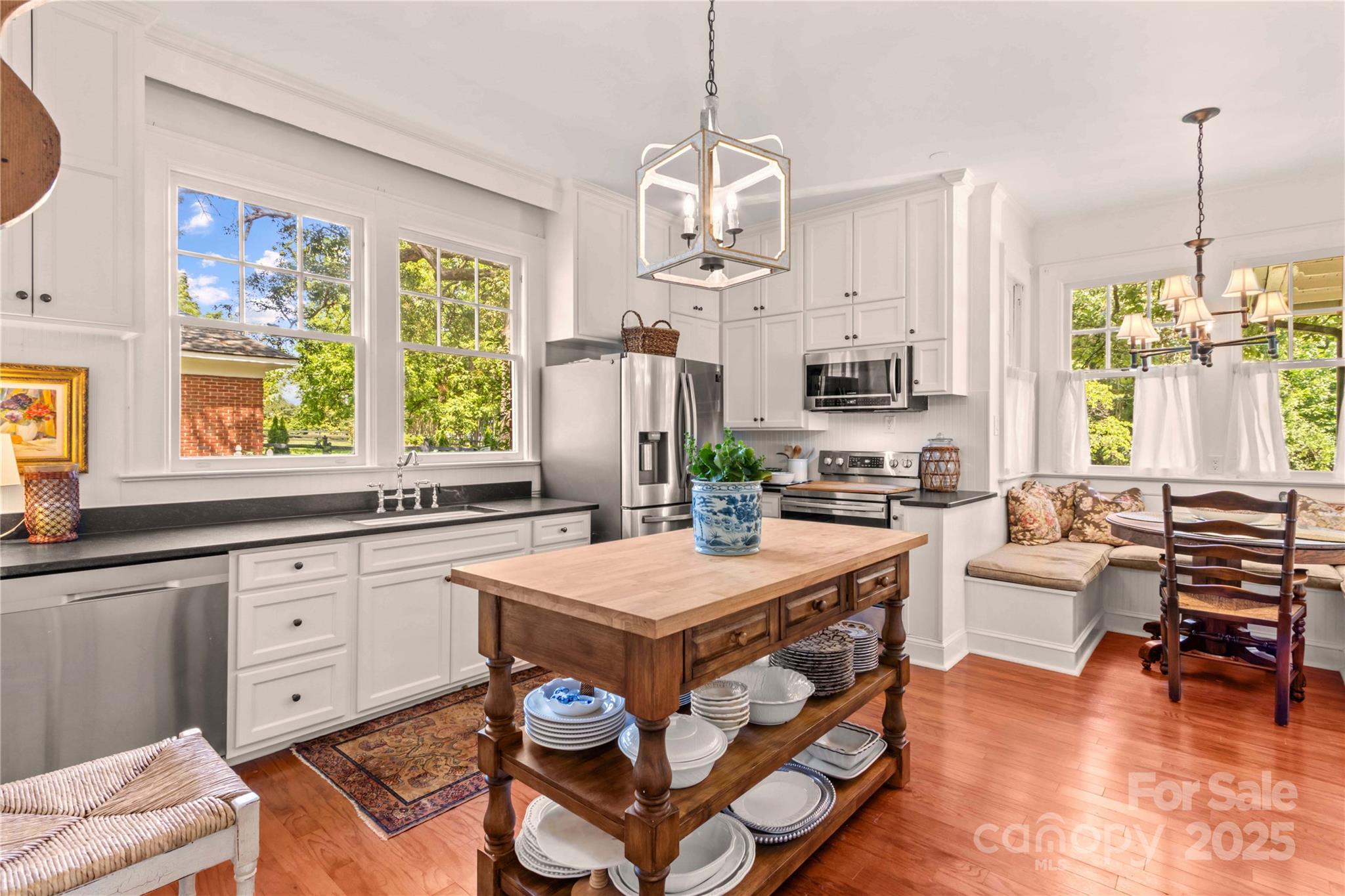 712 N Center Street Property Photo 11